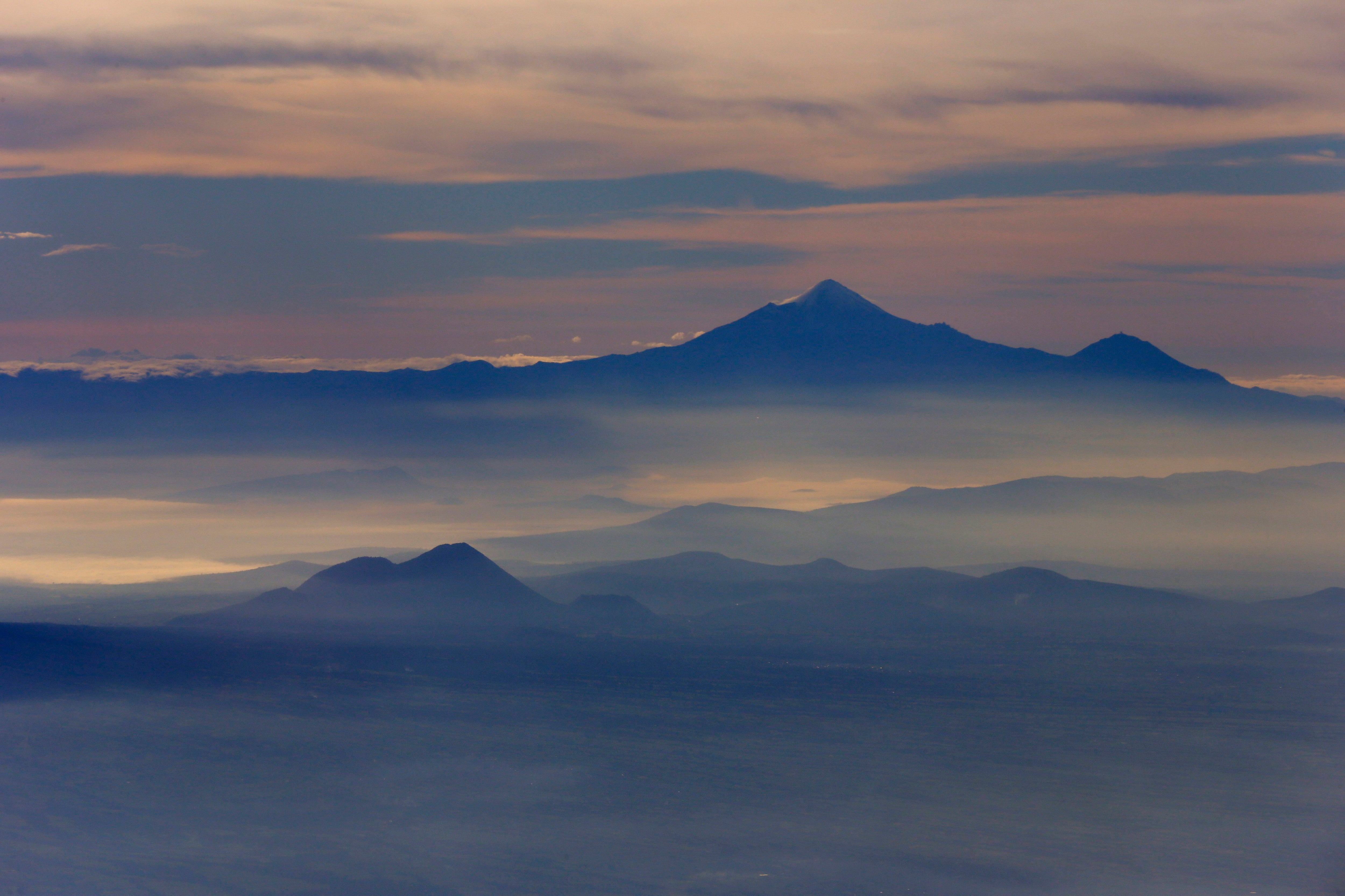 Desde la cima del Pico de Orizaba, nacen importantes ríos como el Blanco, Cotaxtla, Jamapa, Metlac y Orizaba/ (AP Foto/Darío López-Mills, Archivo)