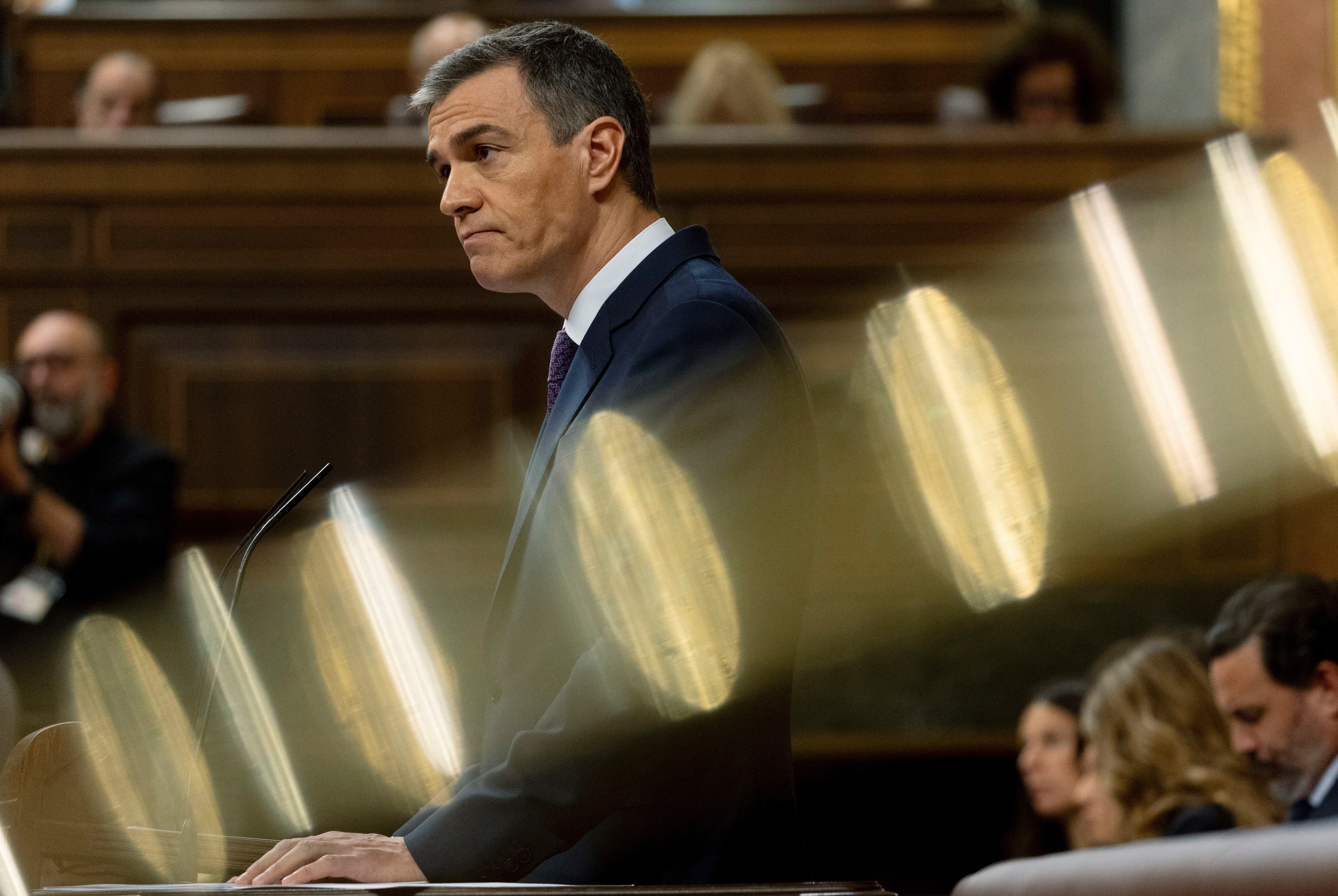 El presidente del gobierno de España, Pedro Sánchez, durante una intervención en el Congreso de los Diputados, en Madrid (AP)