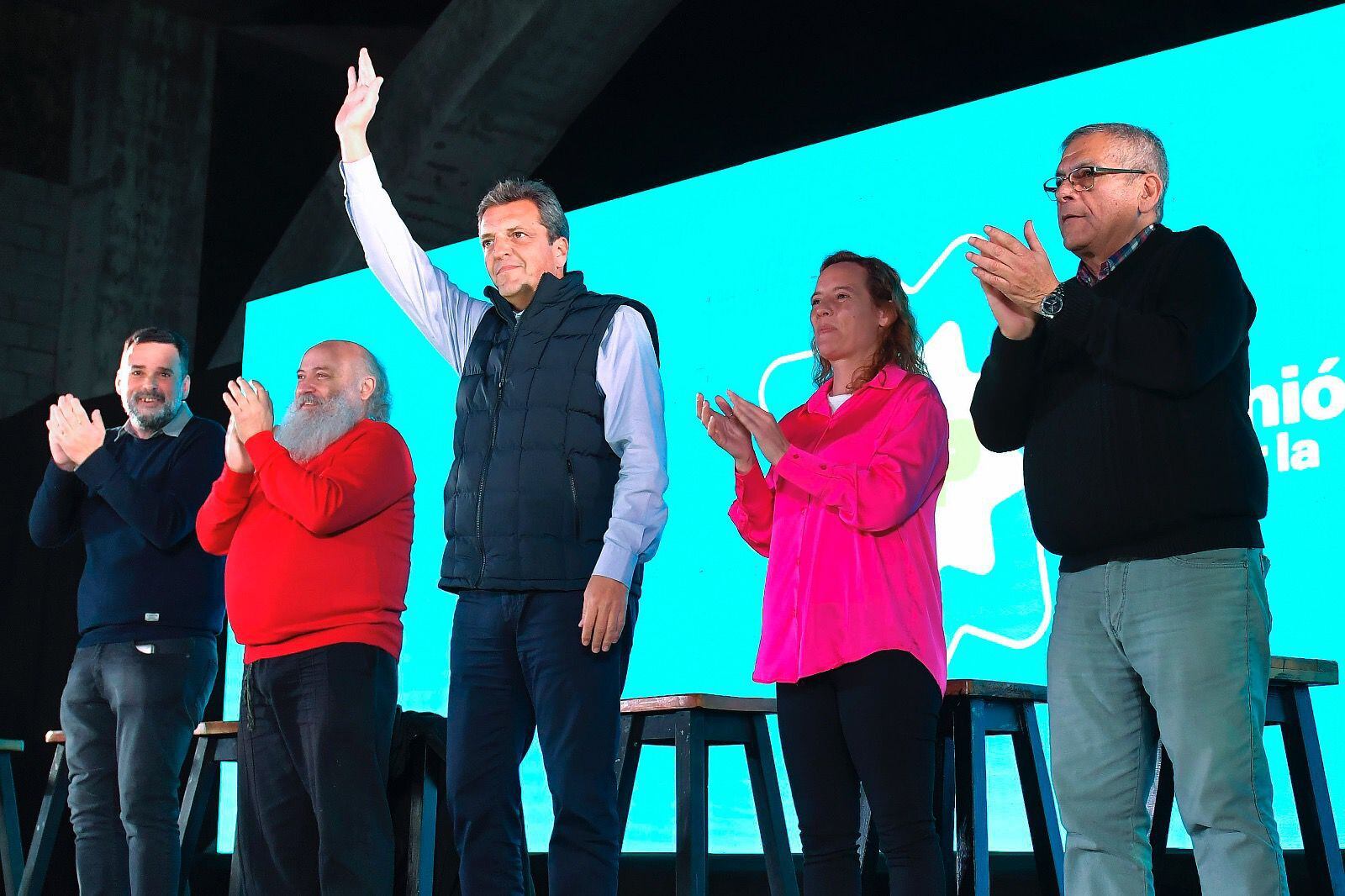 Sergio Massa recibió el apoyo de los movimientos sociales para las elecciones presidenciales de octubre