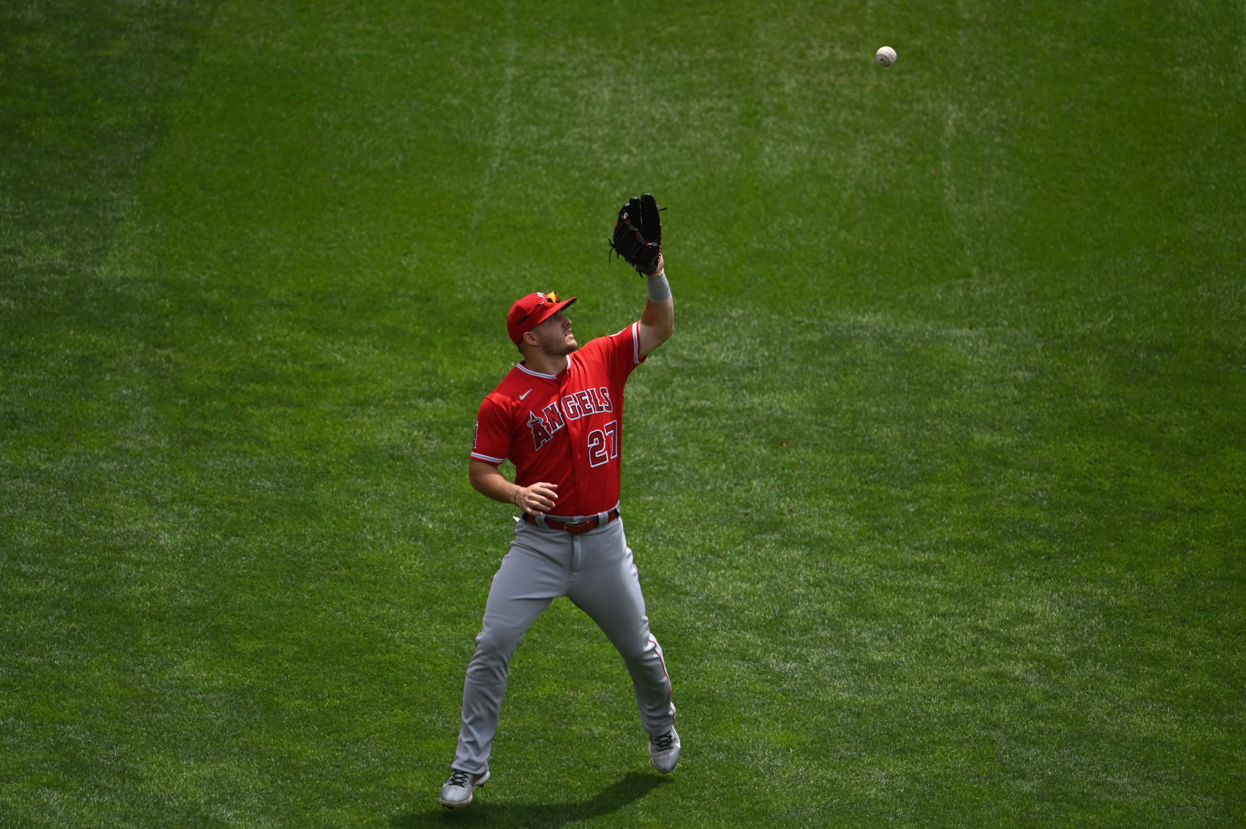 Los Angeles Angels center fielder Mike Trout (27) catches a fly