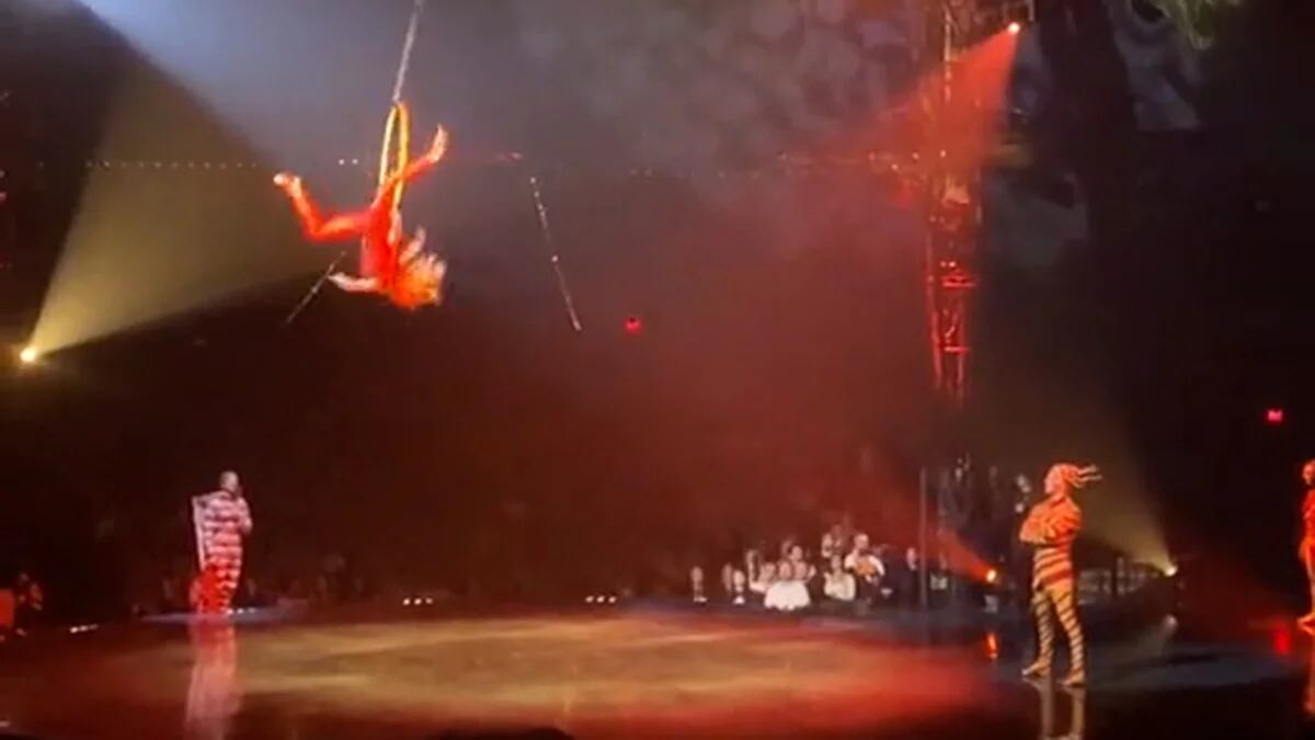 Una acróbata sufrió un grave accidente aéreo durante espectáculo del Cirque du Soleil en Portland