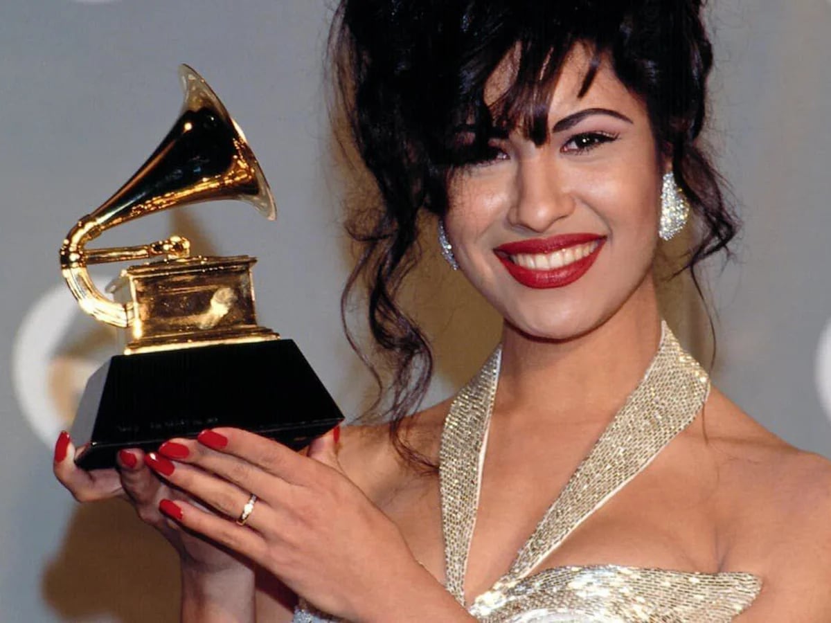 Grammys 2022: the dress that Selena Quintanilla wore when she won an award  in 1994 - Infobae