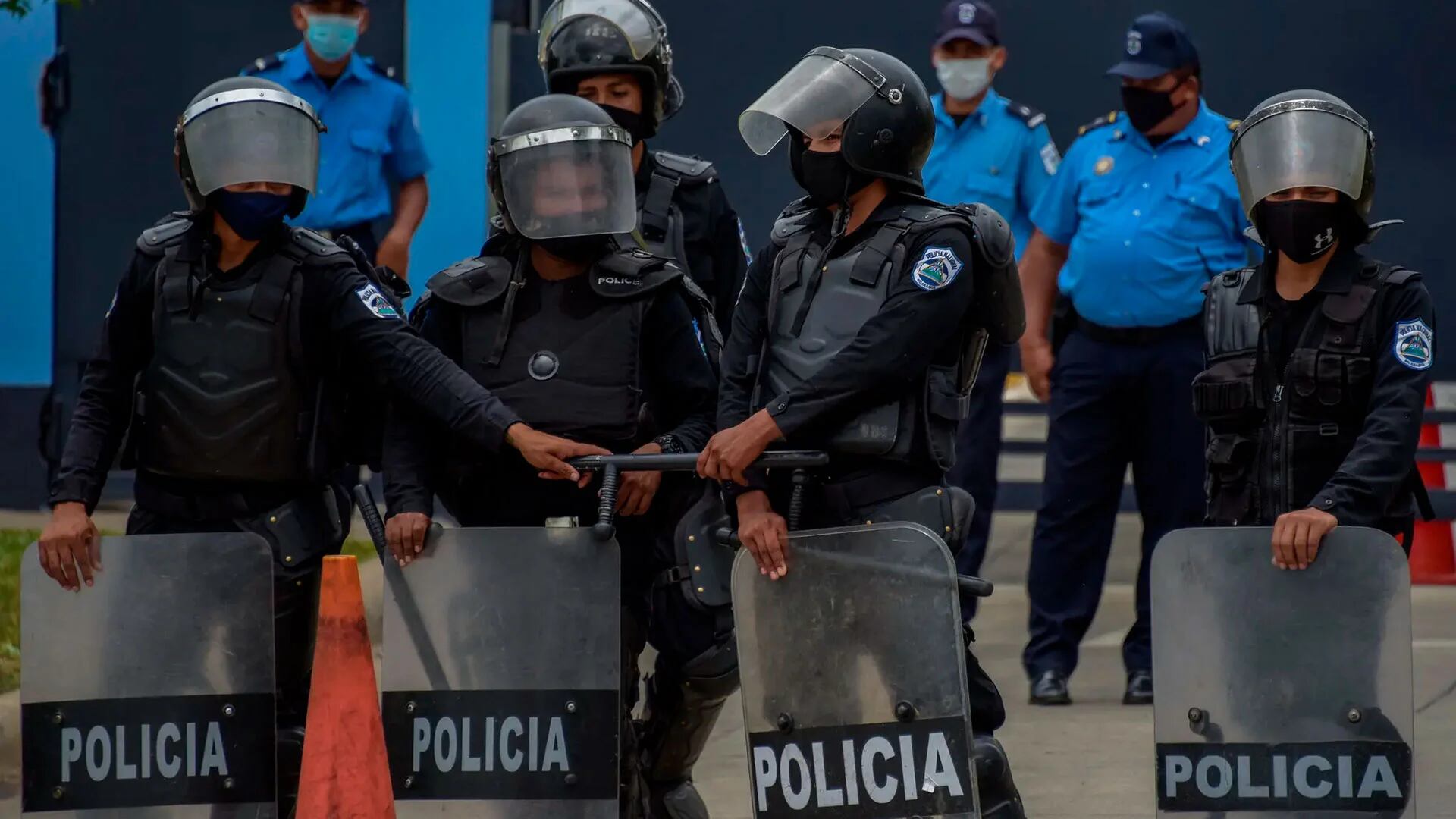 La propuesta de los legisladores controlados por el régimen de Daniel Ortega elimina la naturaleza “profesional, apolítica, apartidista, obediente y no deliberante” de esa institución, y ofrece cárcel a los “oficiales rebeldes”