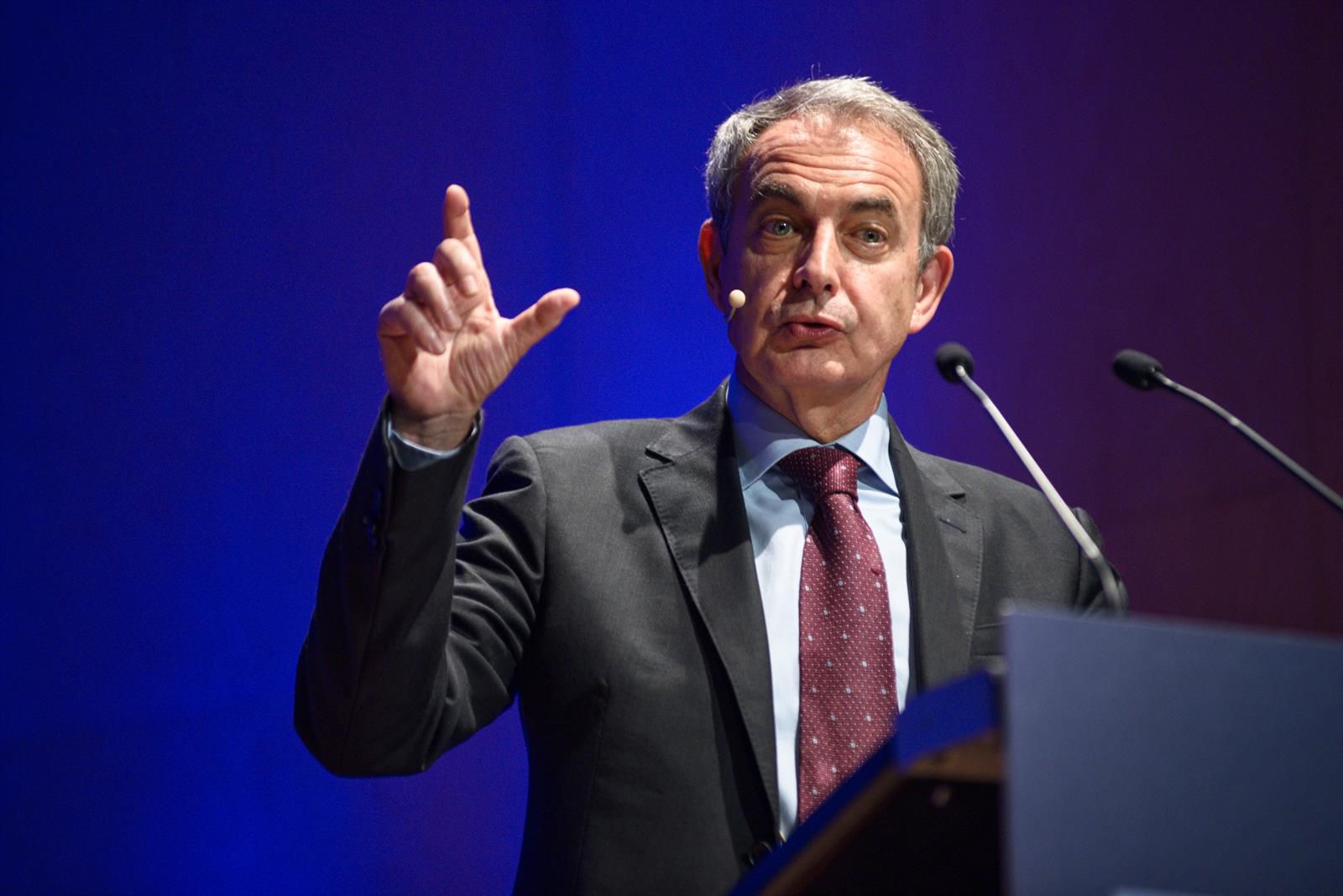 El expresidente del Gobierno José Luís Rodríguez Zapatero en una conferencia organizada por La Vanguardia. (ALBERTO PAREDES - EUROPA PRESS)

