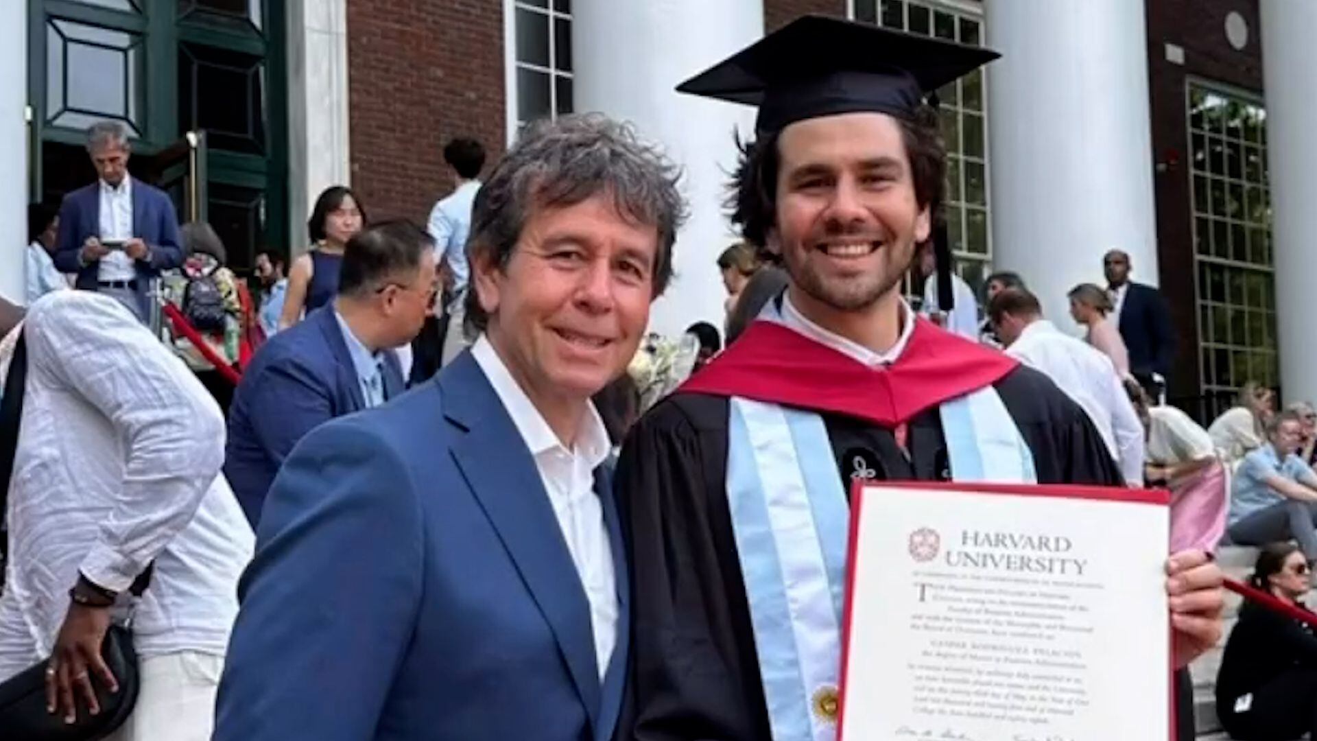 La emoción de Ariel Rodríguez Palacios por la graduación de su hijo en Harvard: "Estamos orgullosos de tus logros"