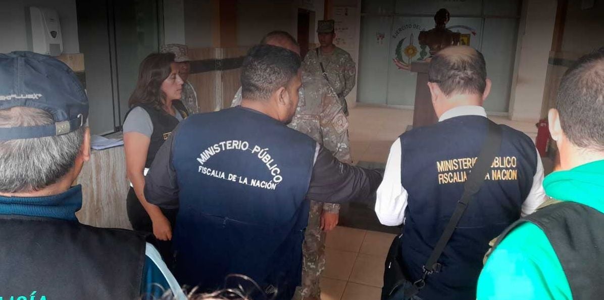 Fiscalía llegó a la sede del Ejército en Piura.