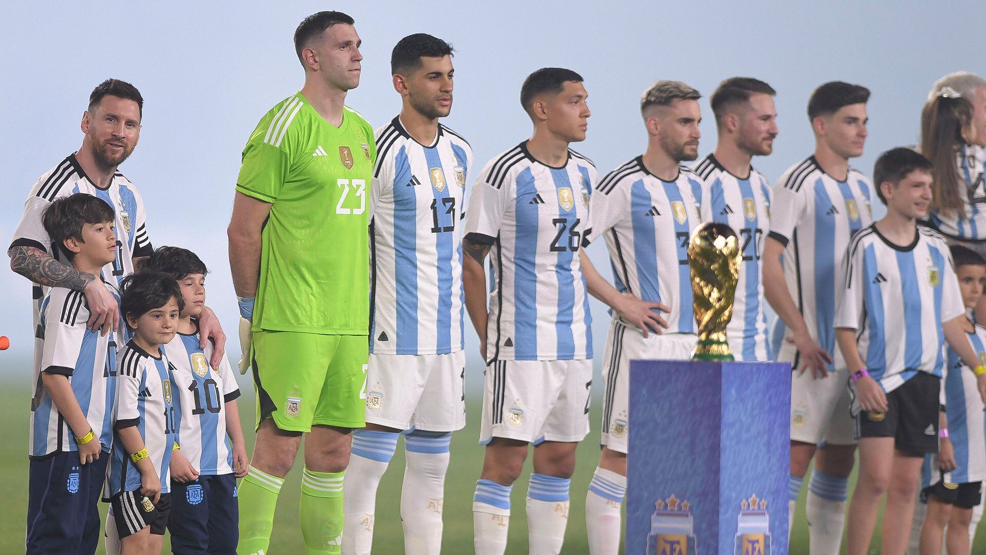 La Conmebol se rinde a los pies de la Selección Argentina: el homenaje que  recibió Lionel Messi por la Copa del Mundo