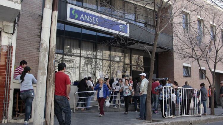 La Anses dará a conocer en los próximos días el calendario de pago de aguinaldos para jubilados y pensionados para diciembre