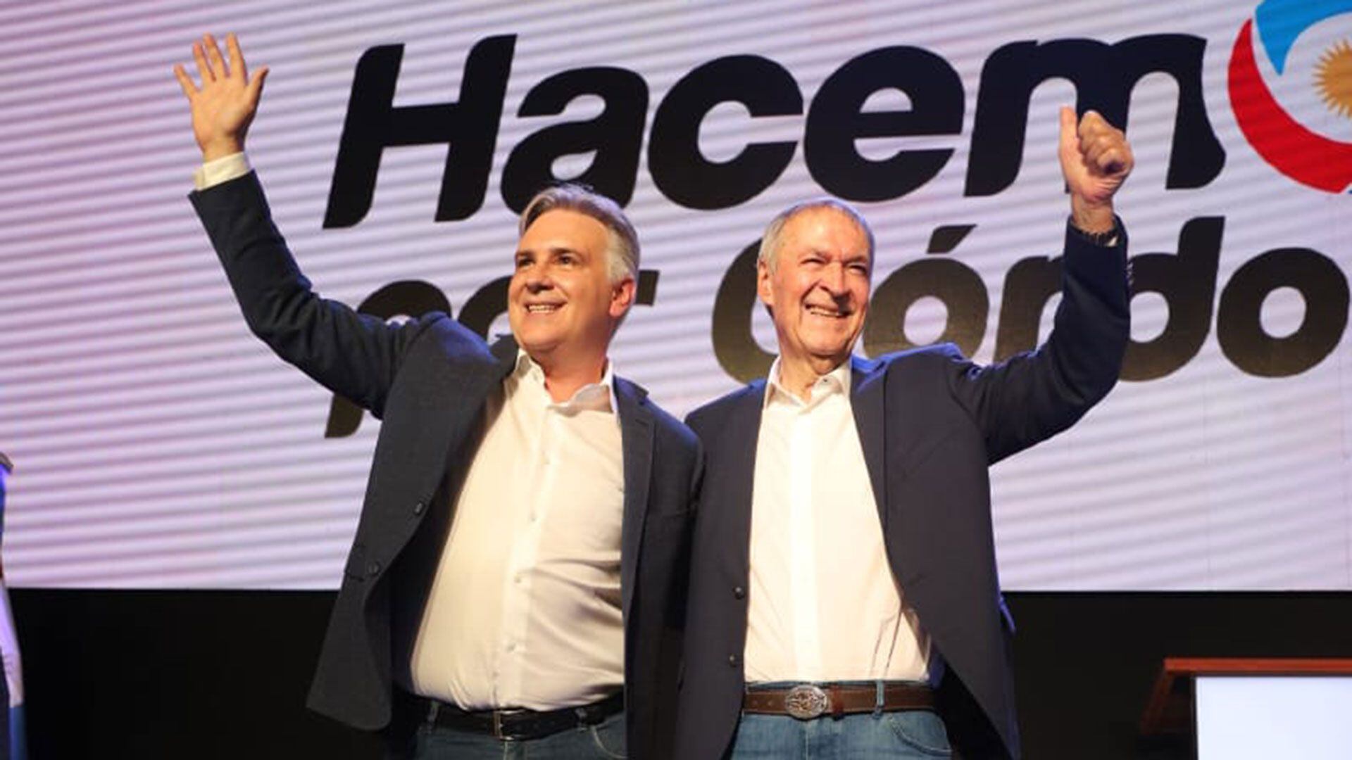 Juan Schiaretti junto al candidato a gobernador e intendente de Córdoba capital, Martín Llaryola