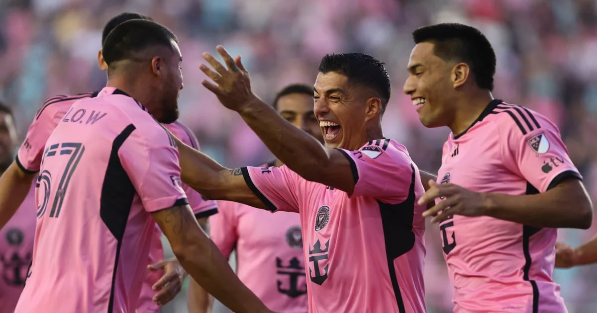 Without Messi and with a burst of Luis Suarez, Inter Miami beat Cincinnati 2-0 and secured their qualification to the MLS playoffs