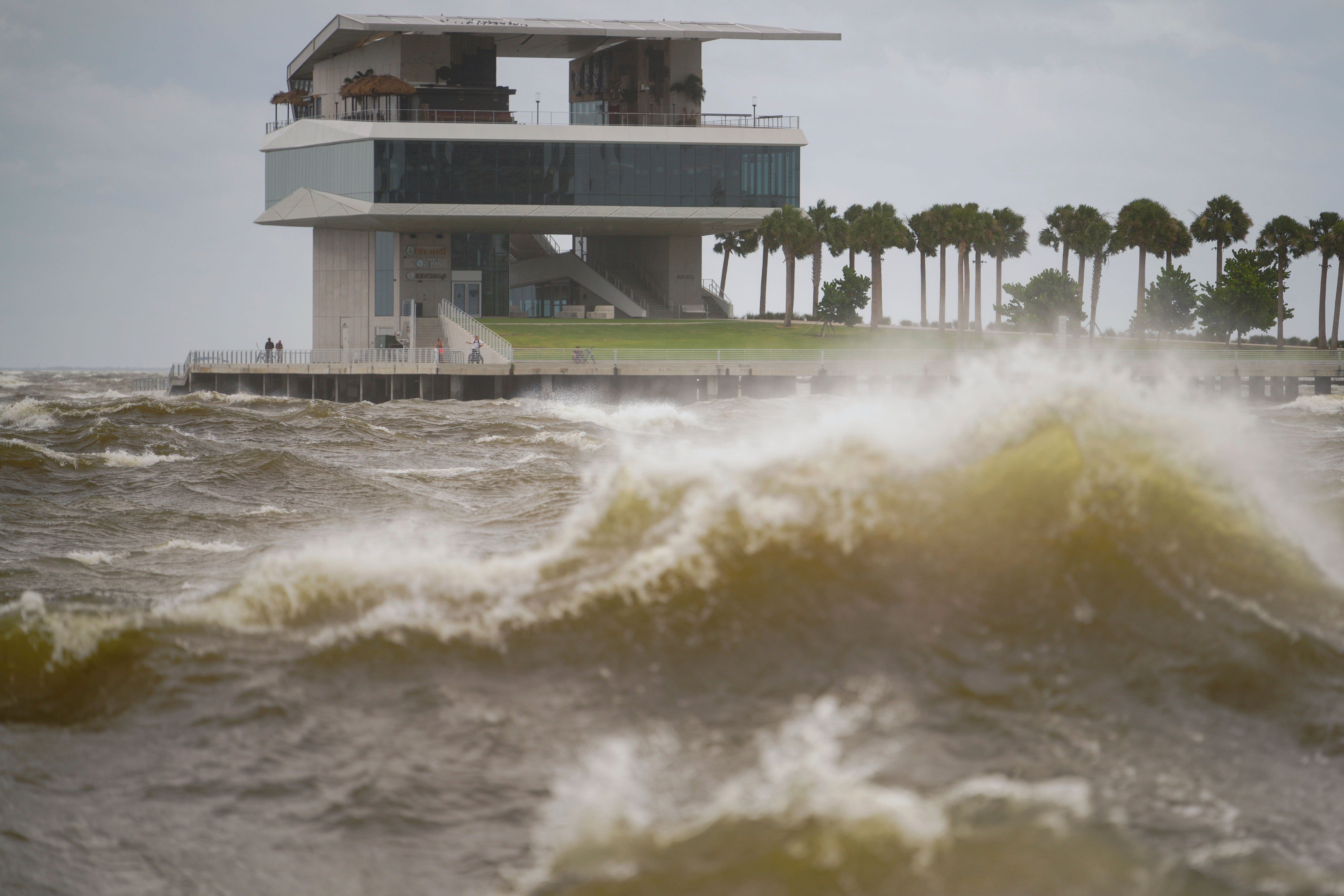 La zona fue azotada con vientos de más de 225 kilómetros por hora (AP/Martha Asencio-Rhine/Tampa Bay Times)