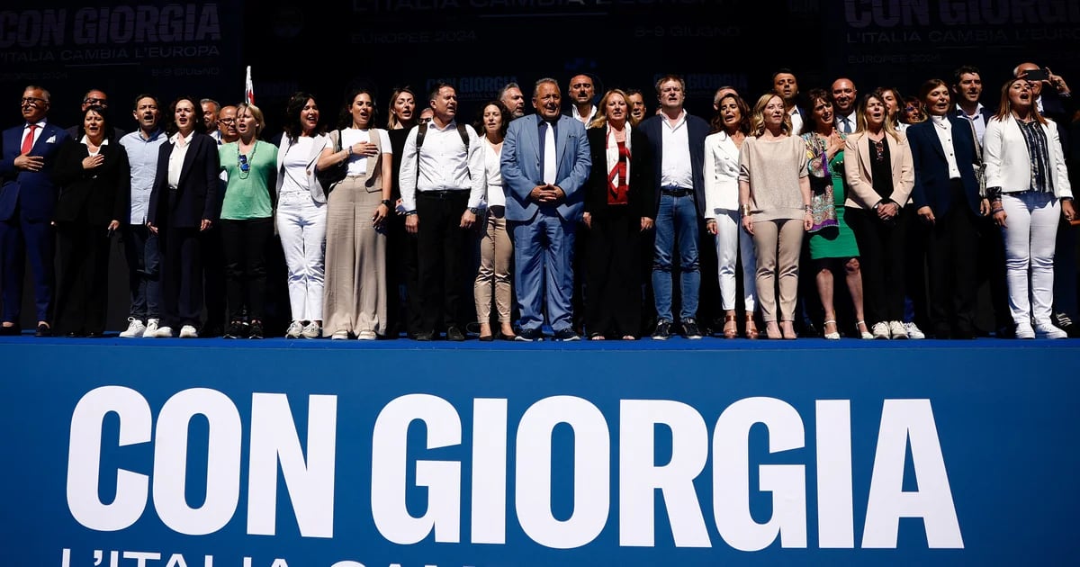 Tutti quelli dell’estrema destra europea: dal partito di Giorgia Meloni in Italia al partito di Viktor Orbán in Ungheria