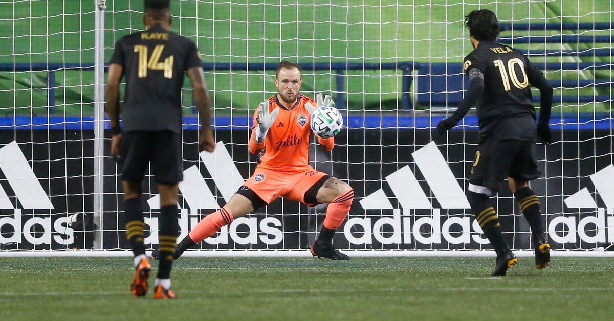 Penalti fallido de Carlos Vela que acabó con la eliminación de LAFC de la MLS