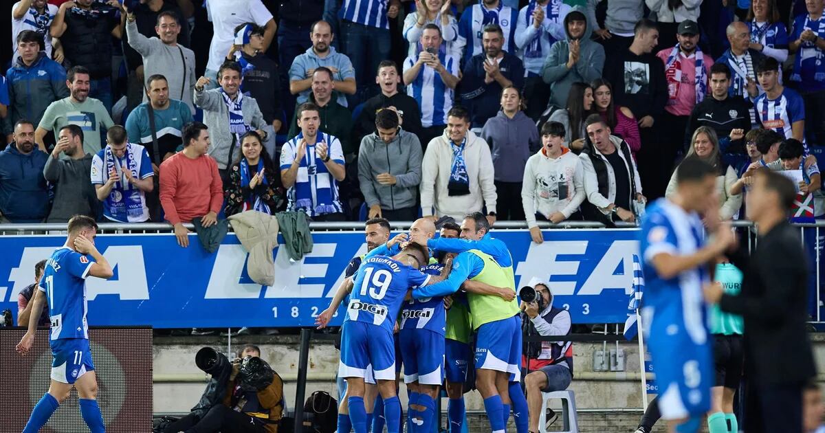 El Alavés sonroja al Sevilla with a triple conversation