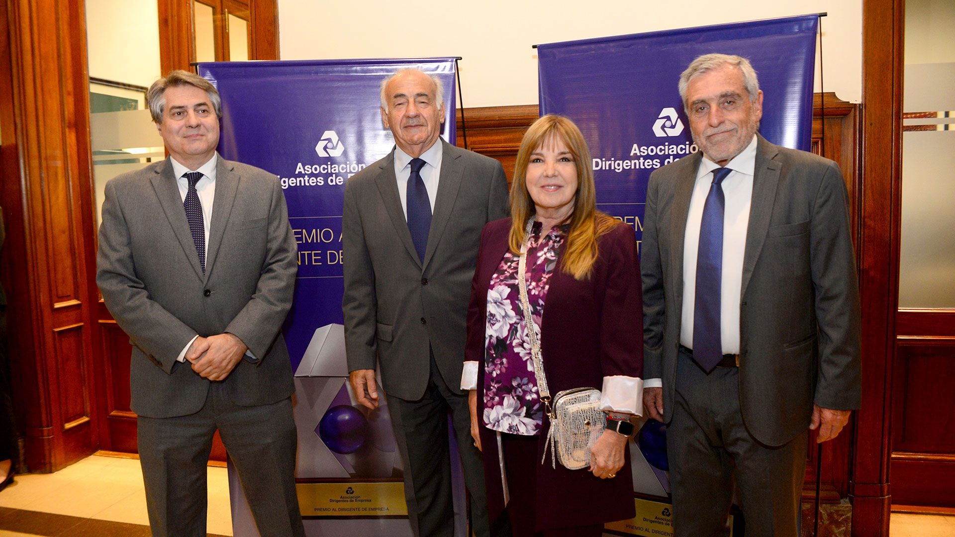 Gastón O´Donnell, rector de UCES y jurado del Premio; Aizar Antonio Assefh, presidente de ADE; Mirita del Valle, protesorera de ADE; y el empresario José Zuccardi (Familia Zuccardi)
