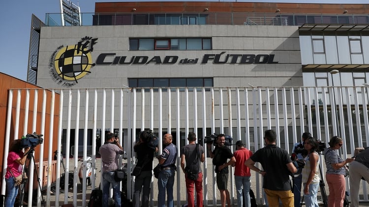 Imagen frontal de la Ciudad del Fútbol, a 25 minutos en autocar del hotel Eurostars(Foto: Reuters)