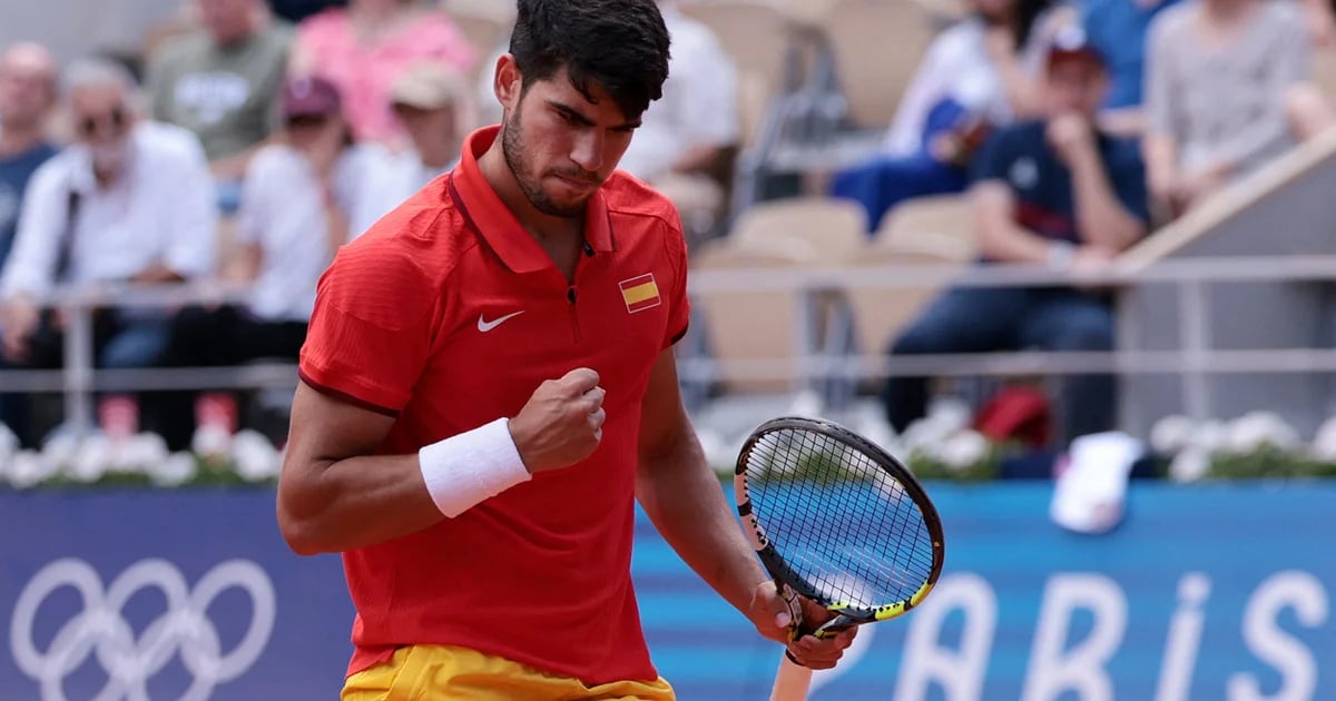 Uncompromising Alcaraz secures Olympic medal for Spain, overtakes Canadian Auger-Aliassime