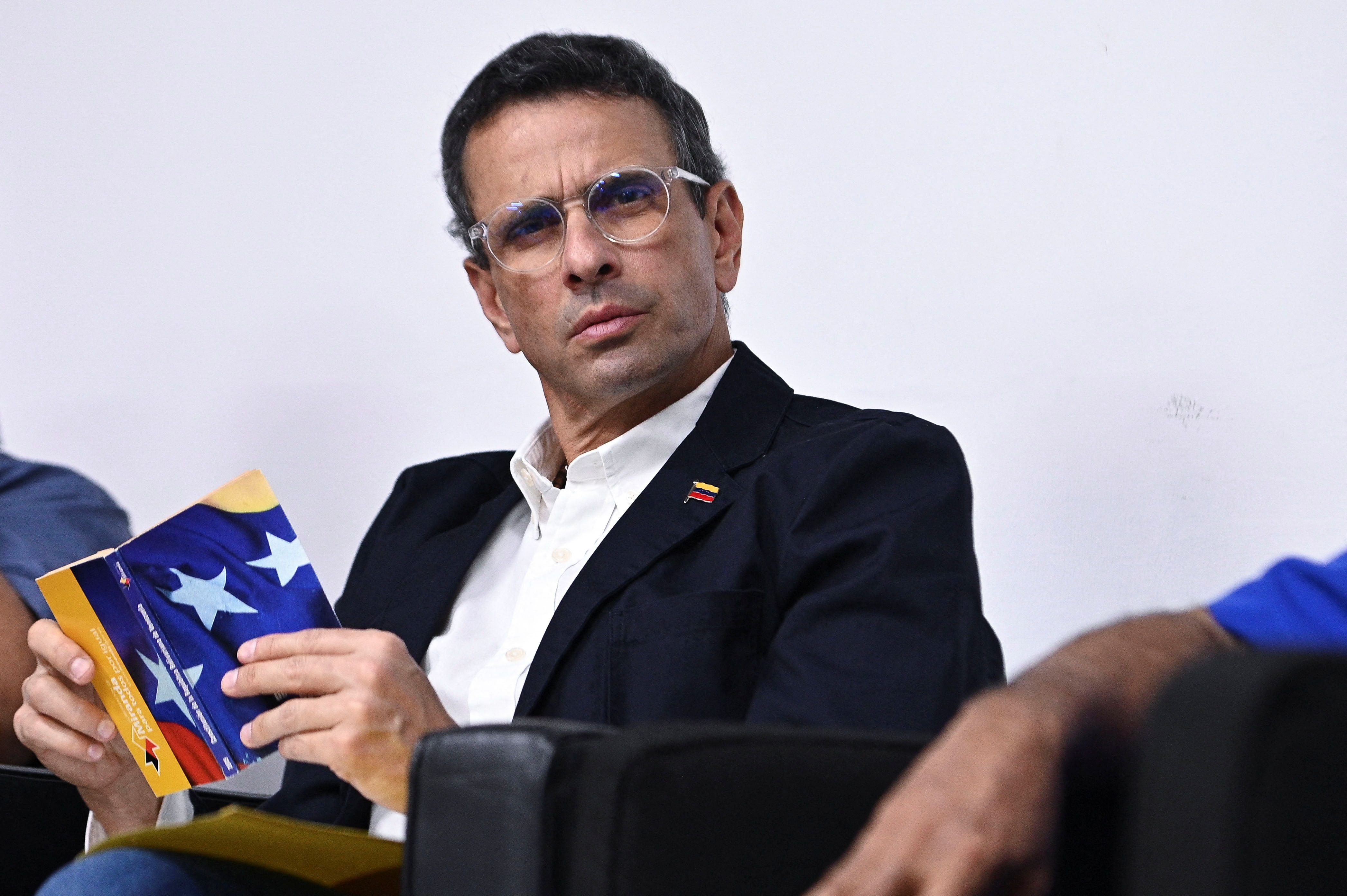 Henrique Capriles reconoció la falta de un ambiente electoral de cara a las primarias, por lo que considera un “desafío gigantesco” para el antichavismo animar a los votantes (REUTERS/Gaby Oraa)