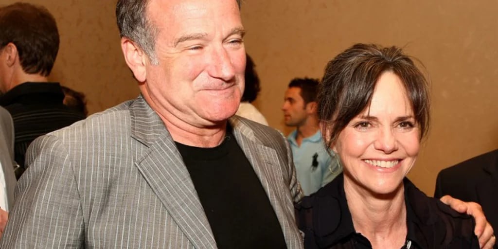 Sally Field reveló cómo Robin Williams la ayudó durante una tragedia personal en el set de “Mrs. Doubtfire”