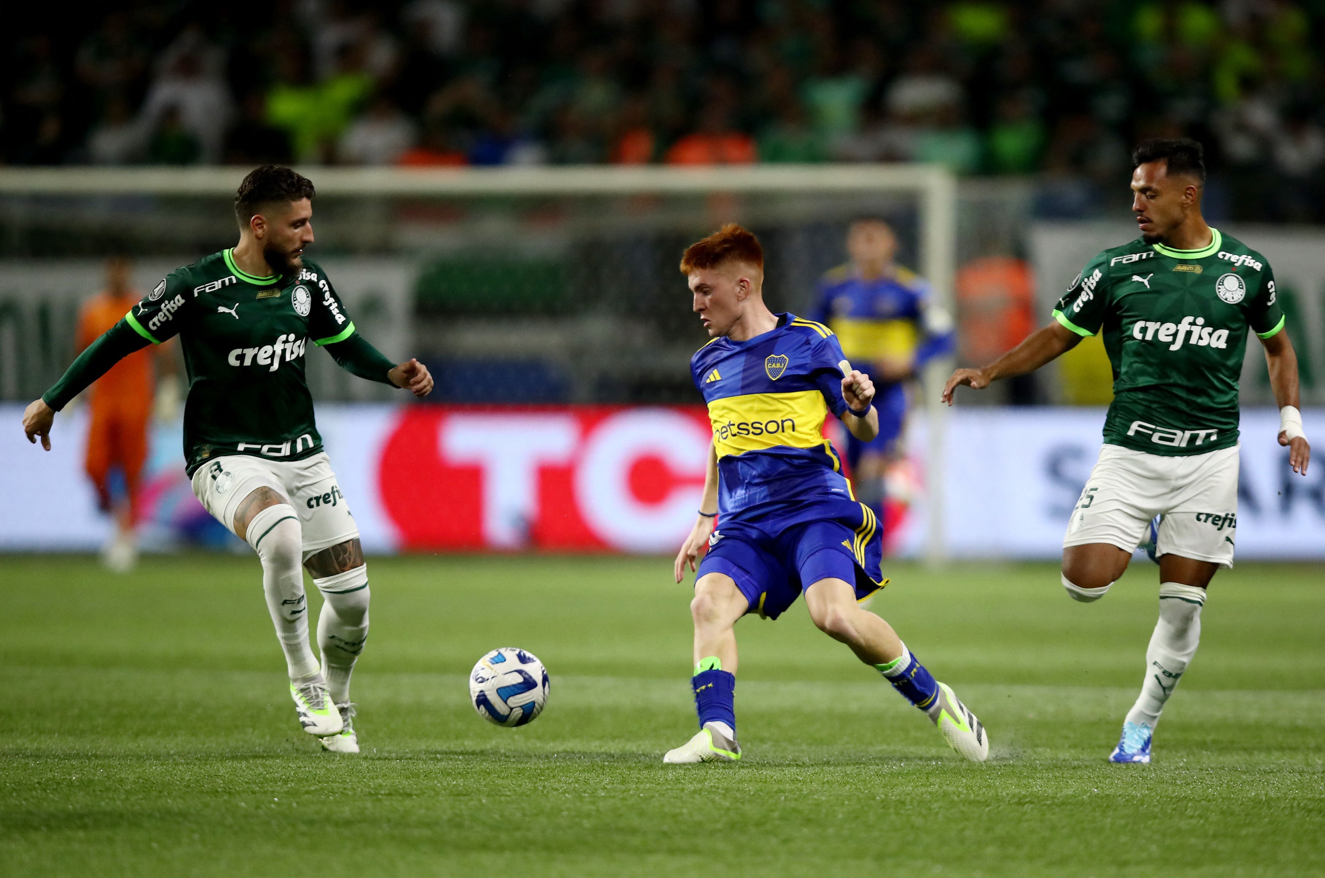 Valentín Barco, una de las grandes figuras de Boca Juniors y el fútbol argentino, en el partido de semifinales de Copa Libertadores ante Palmeiras (REUTERS/Carla Carniel)