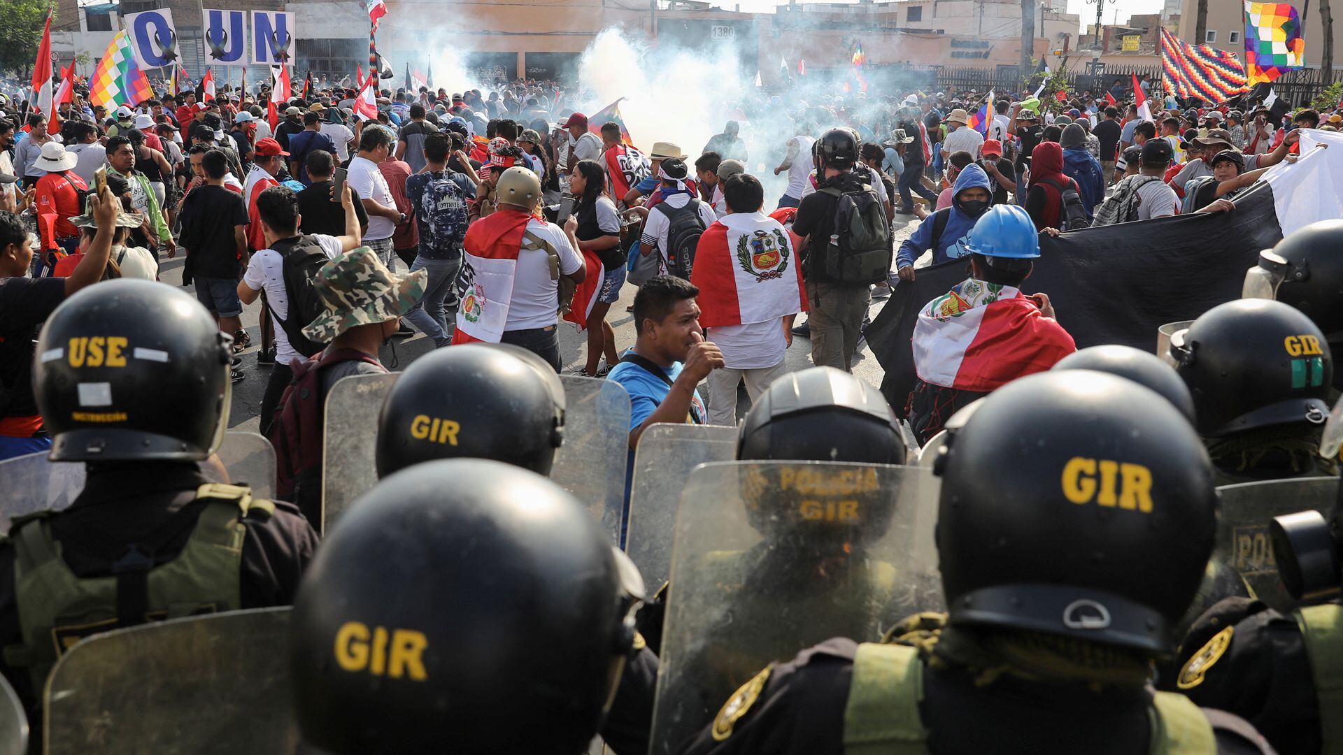 Para Mazzina, si bien a través del juicio político o la declaración de vacancia presidencial, como sucedió en Perú, se evitó el golpe de Estado, la América Latina de 2023 es una región más turbulenta, convulsionada e incierta que la de fines del siglo XX (Reuters)