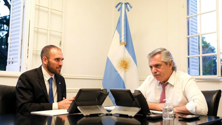 El presidente Alberto Fernández y el ministro de Economía Martín Guzmán confían en que cerrarán un acuerdo con los acreedores esta semana. (@alferdez)