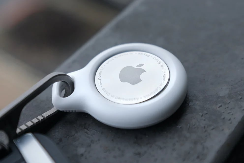 Este es el arma secreta de Apple para limpiar millones de huellas de sus  móviles
