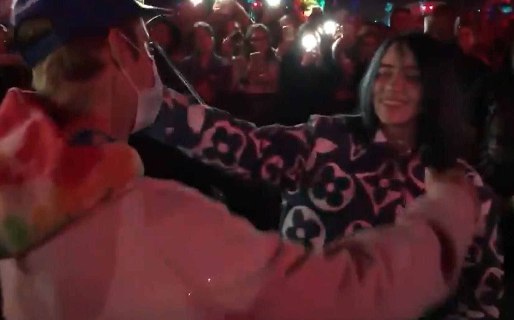 El encuentro de Justin Bieber con Billie Eilish quedó grabado en el Festival de Coachella 2019, donde se evidenció la estima del canadiense por ella (Archivo)