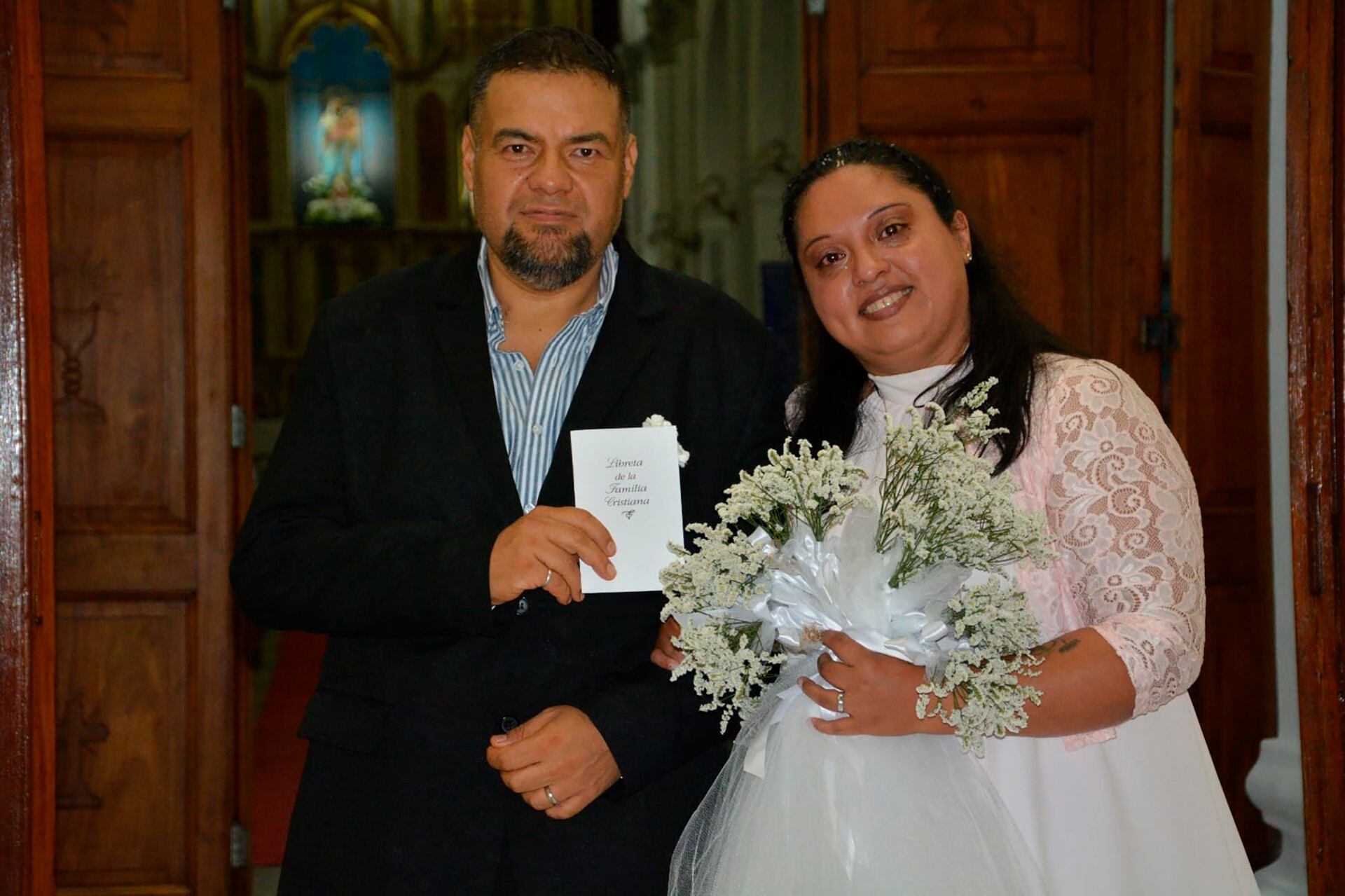 Belén y Darío cumplieron la promesa y se casaron en la Catedral de Goya