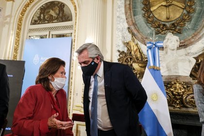 Alberto Fernández con la ministra de la Corte Elena Highton al presentar la reforma (foto Presidencia de la Nación)