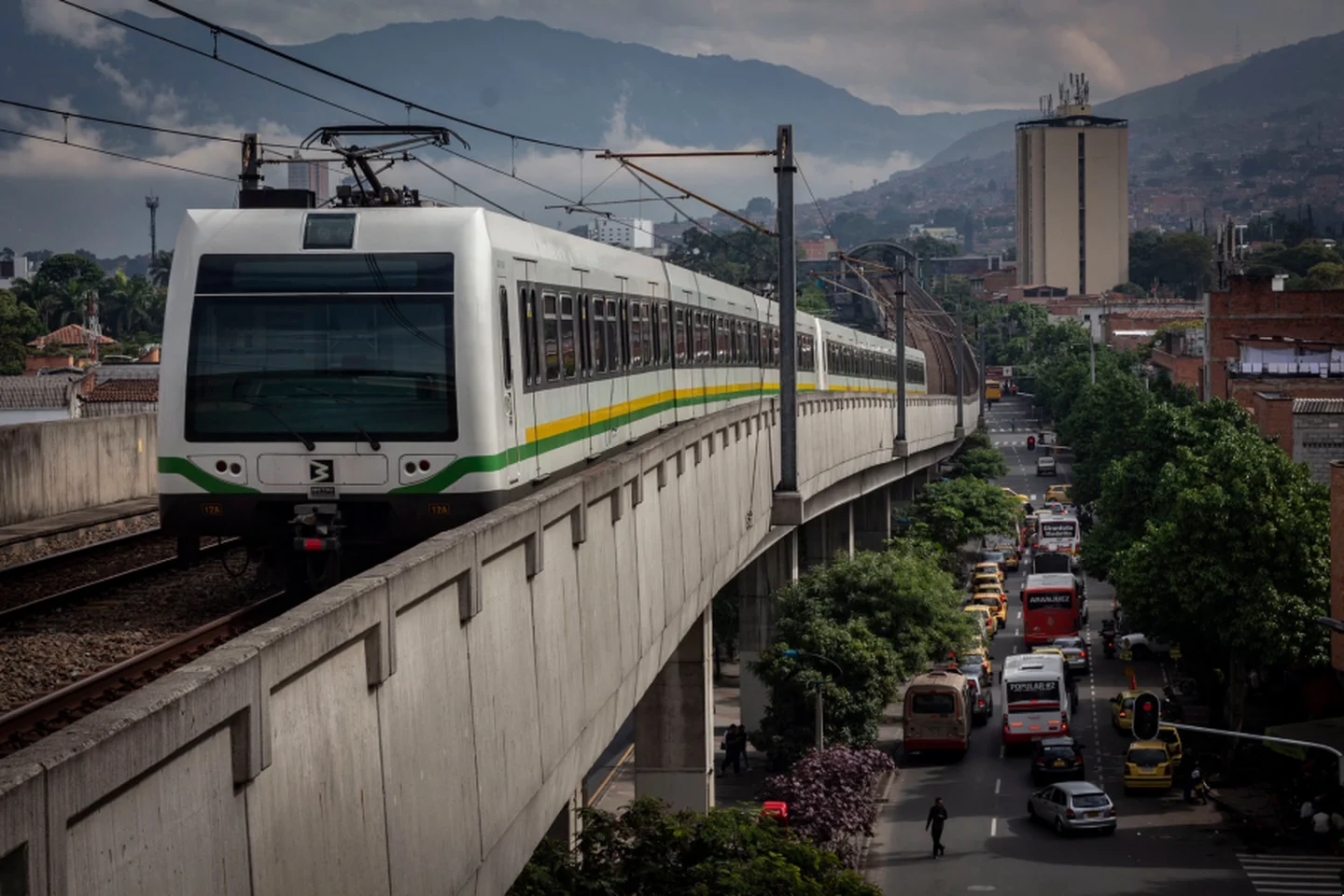Metro de Medellín afectado por manifestaciones del 8M en el centro -  Medellín - Colombia 
