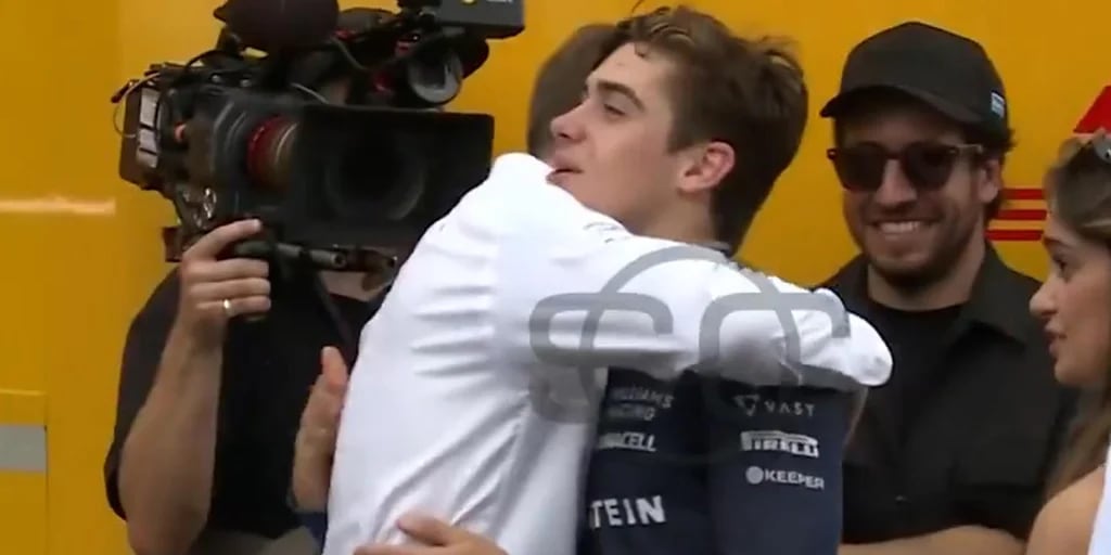 “Muy sólido, eres capaz de luchar”: la felicitación de Williams a Colapinto tras culminar la carrera y el caluroso abrazo con el director