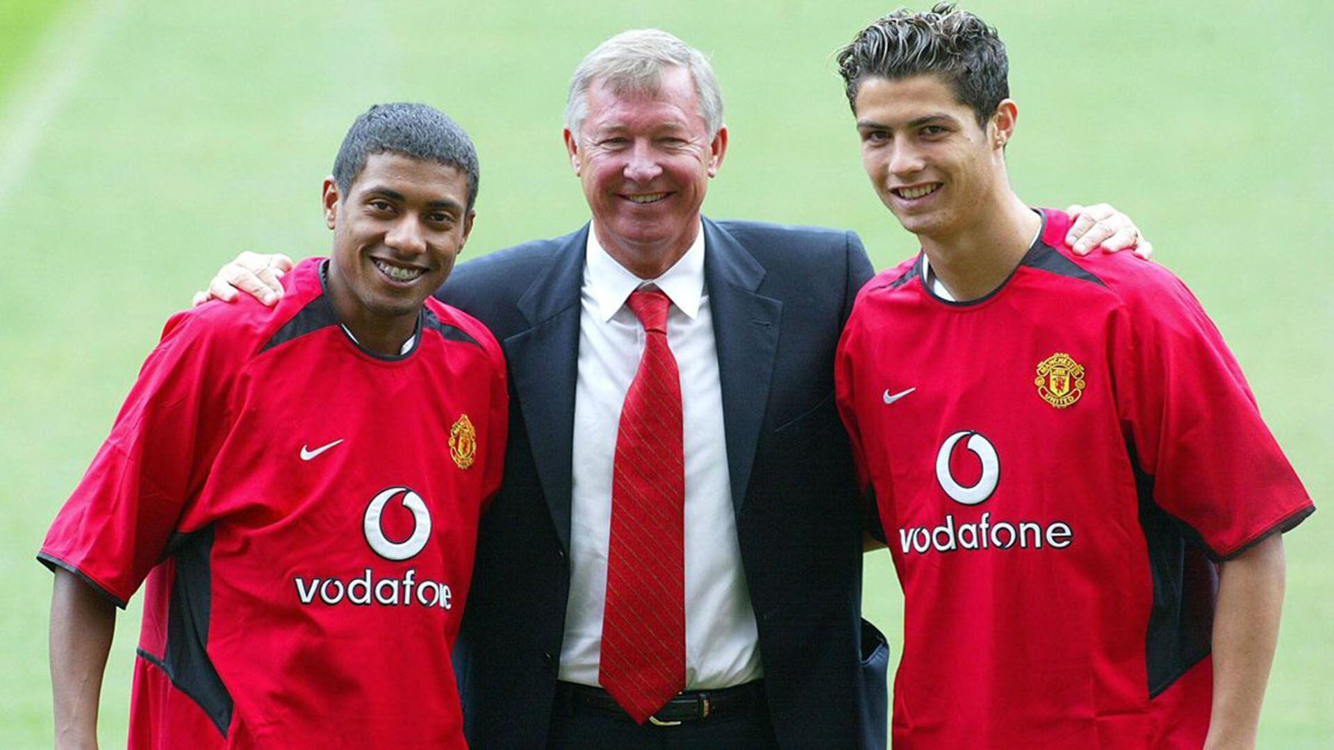 Kleberson fichó por el United en 2003 y fue presentado por Sir Alex Ferguson junto a Cristiano Ronaldo