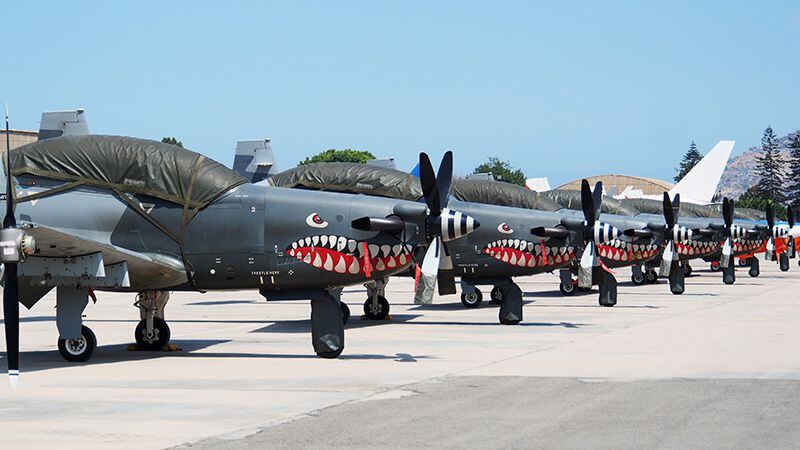 Se fabricaron un total de nueve prototipos, realizándose el primer vuelo en noviembre de 1991.