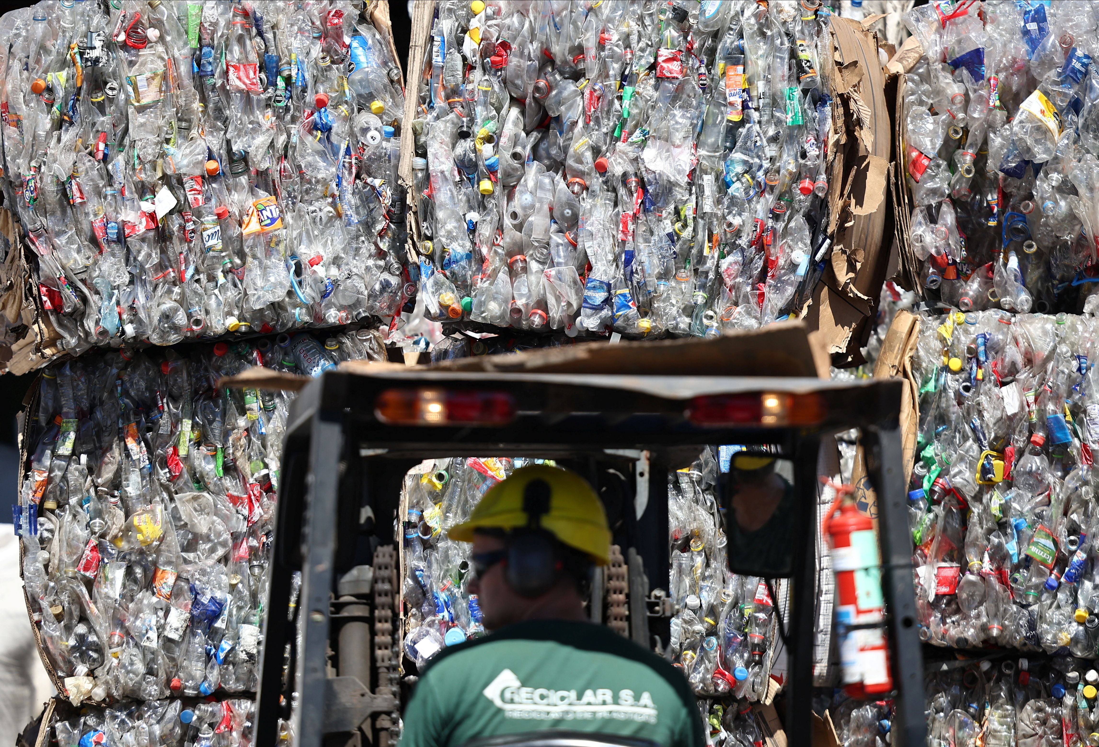 El Día Mundial del Reciclaje destaca la necesidad de adoptar prácticas más sostenibles para proteger el futuro del planeta. (REUTERS/Agustin Marcarian)