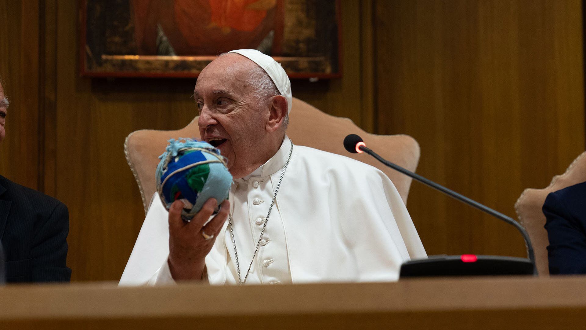 El Papa Francisco lanzó la Universidad del Sentido en el cierre del Encuentro Internacional