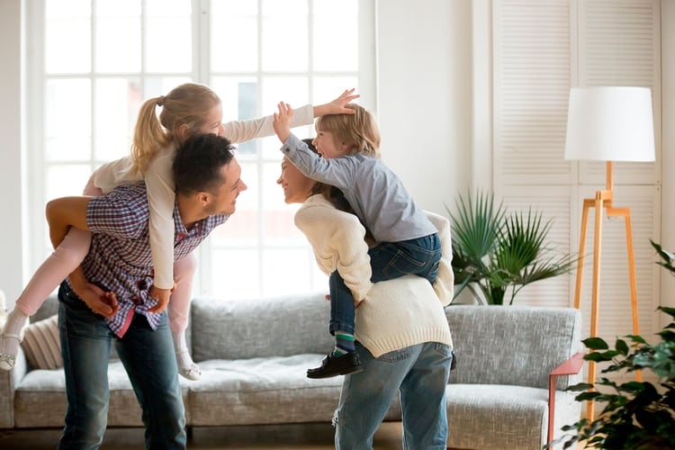 Es importante mantener la rutina, los acuerdos y las reglas de la casa con los niños. La previsibilidad proporciona la sensación de seguridad y bienestar (Shutterstock)