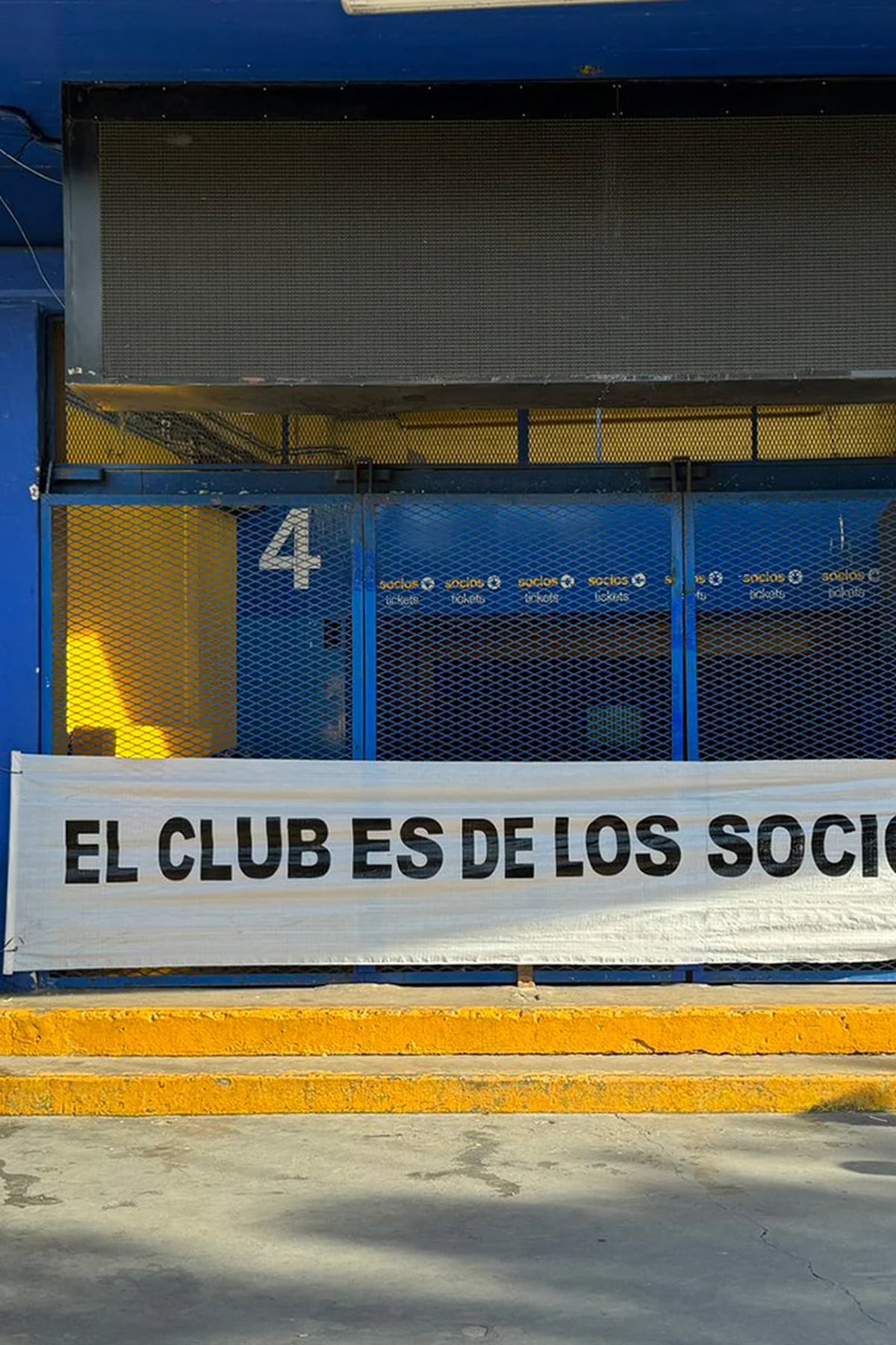 Hinchas de Boca Juniors dicen no a la intervención y aseguran que el club  es de los socios