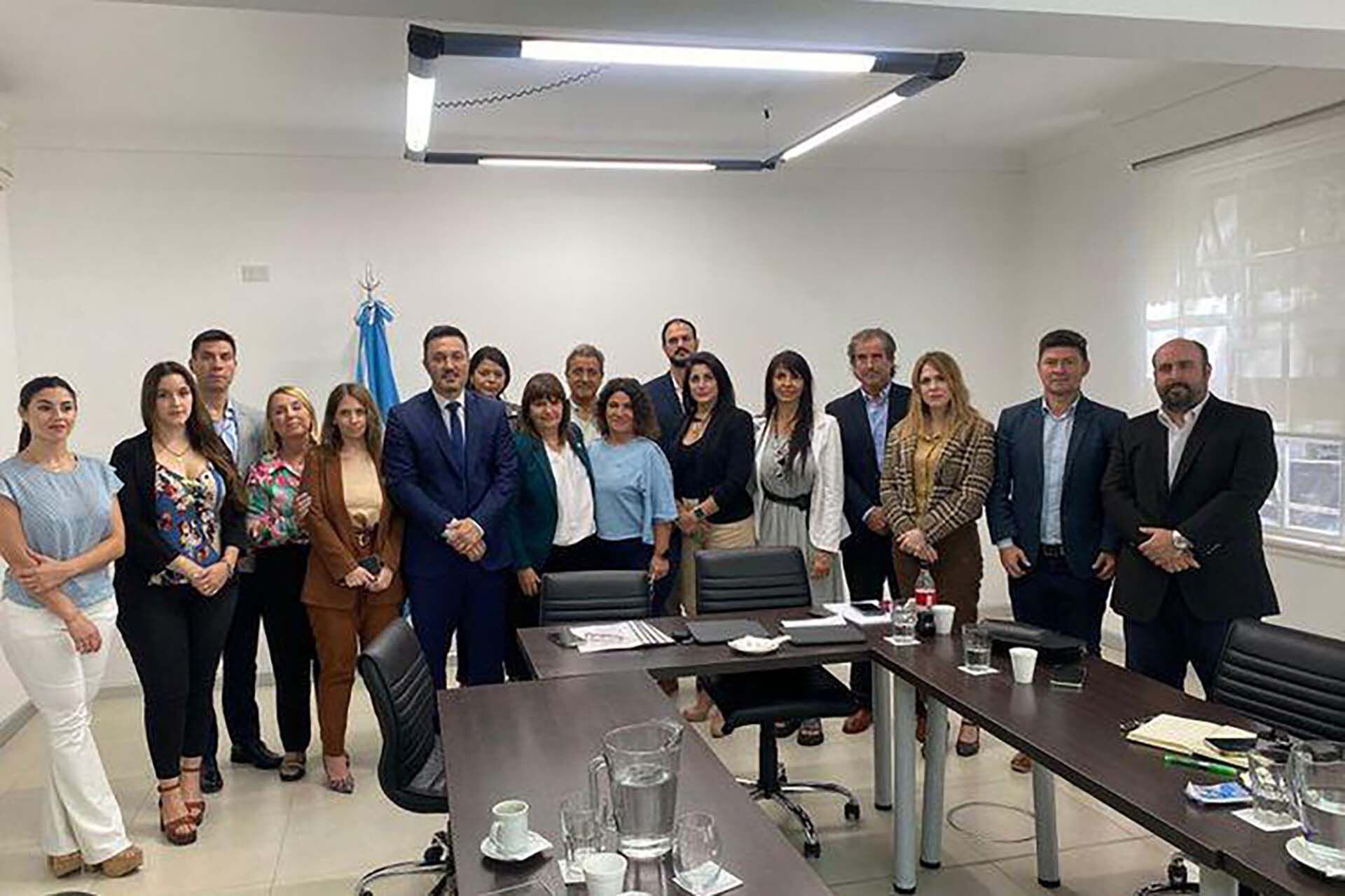 Patricia Bullrich y Luis Petri con diputados libertarios de La Libertad Avanza