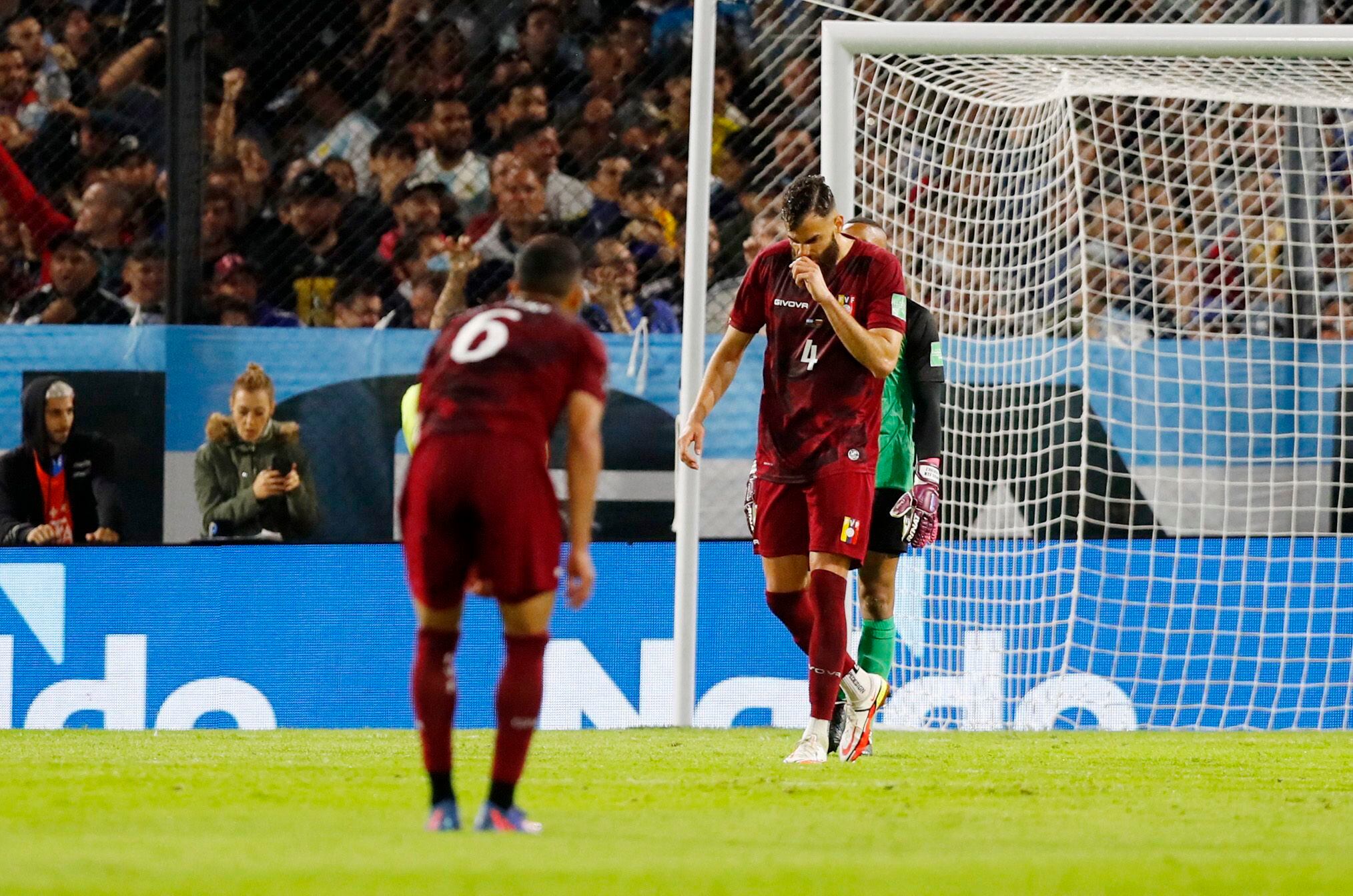 Costa Rica, led by Colombia's Luis Suarez, defeated the United States and  secured a place for the repechage for Qatar 2022 - Infobae