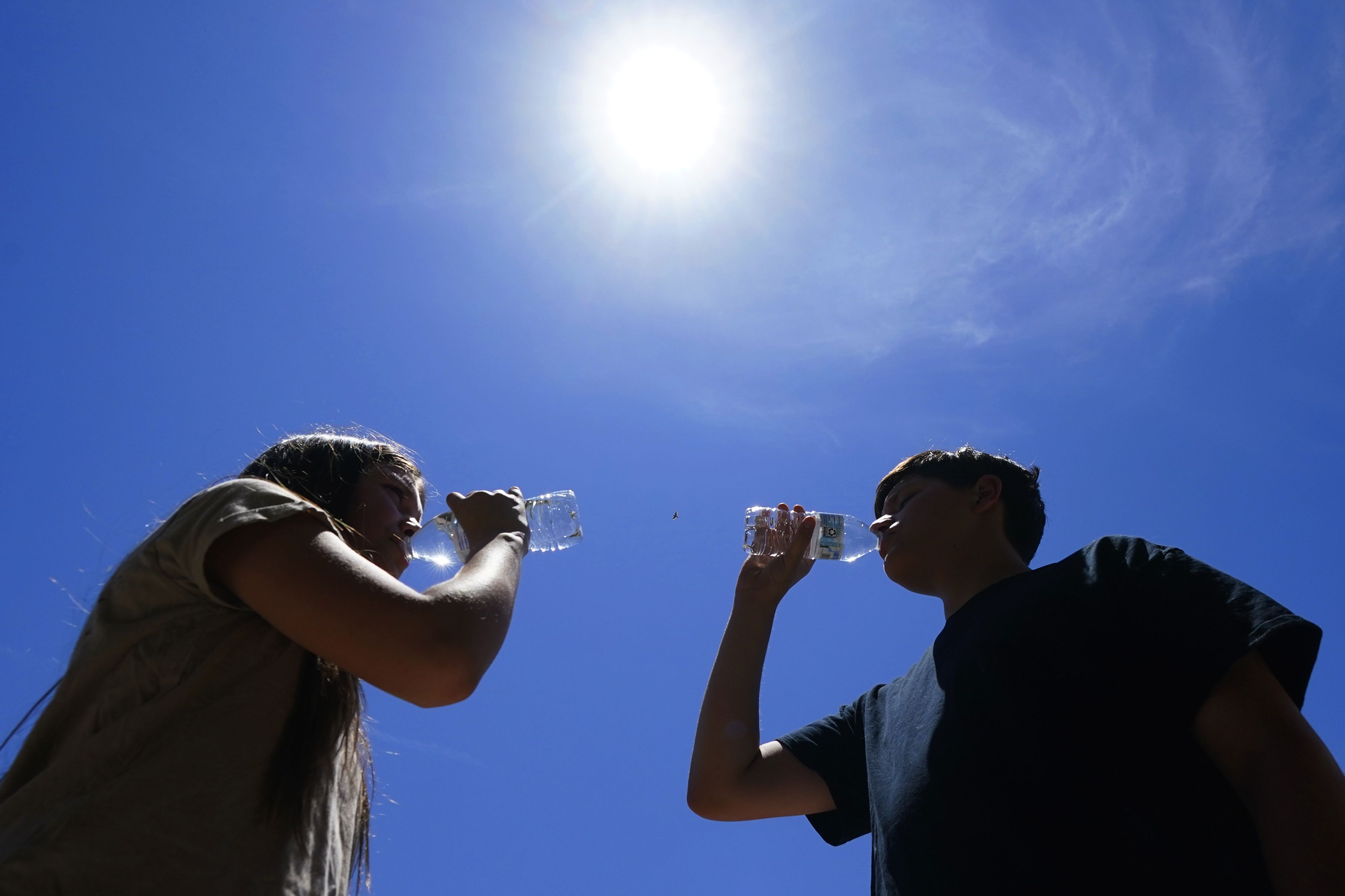 Ante el incremento de la temperatura se deben tomar medidas preventivas para evitar problemas de salud. (Foto AP /Ross D. Franklin)