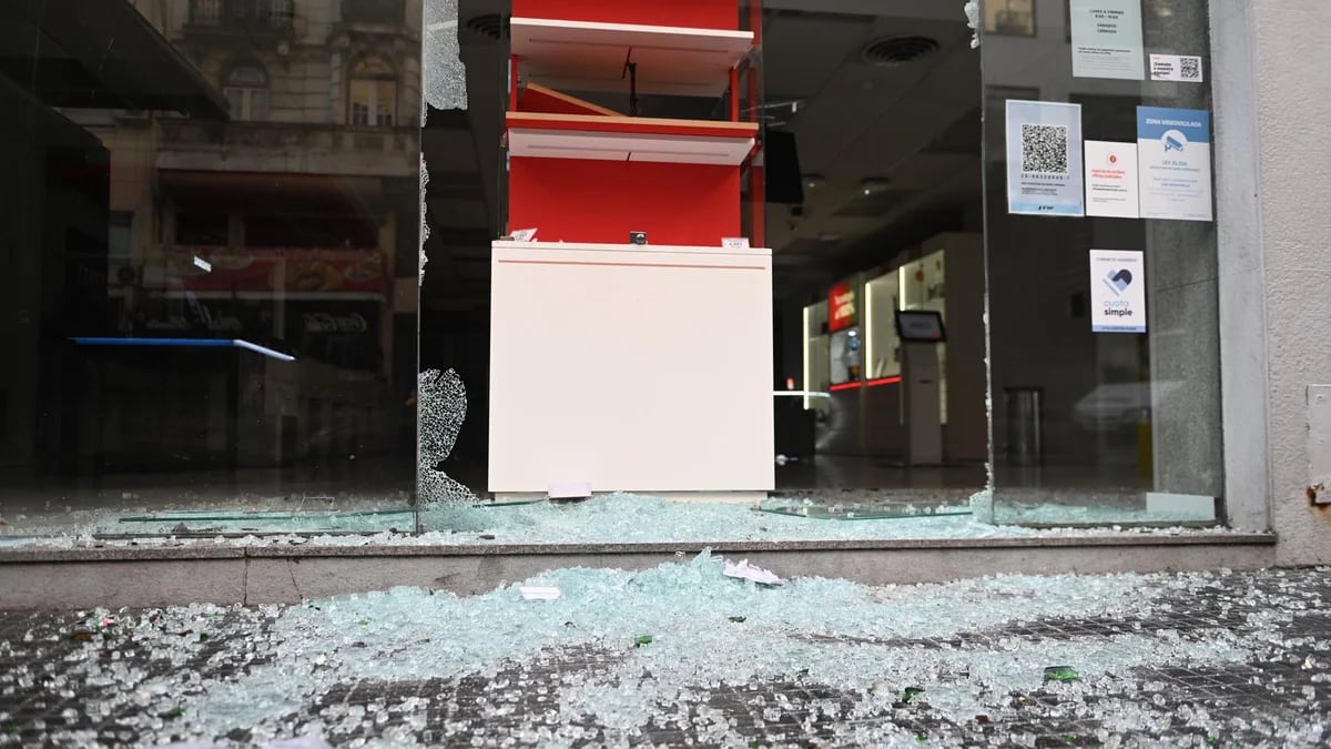 Los festejos en el Obelisco terminaron incidentes:  destrozos y seis detenidos