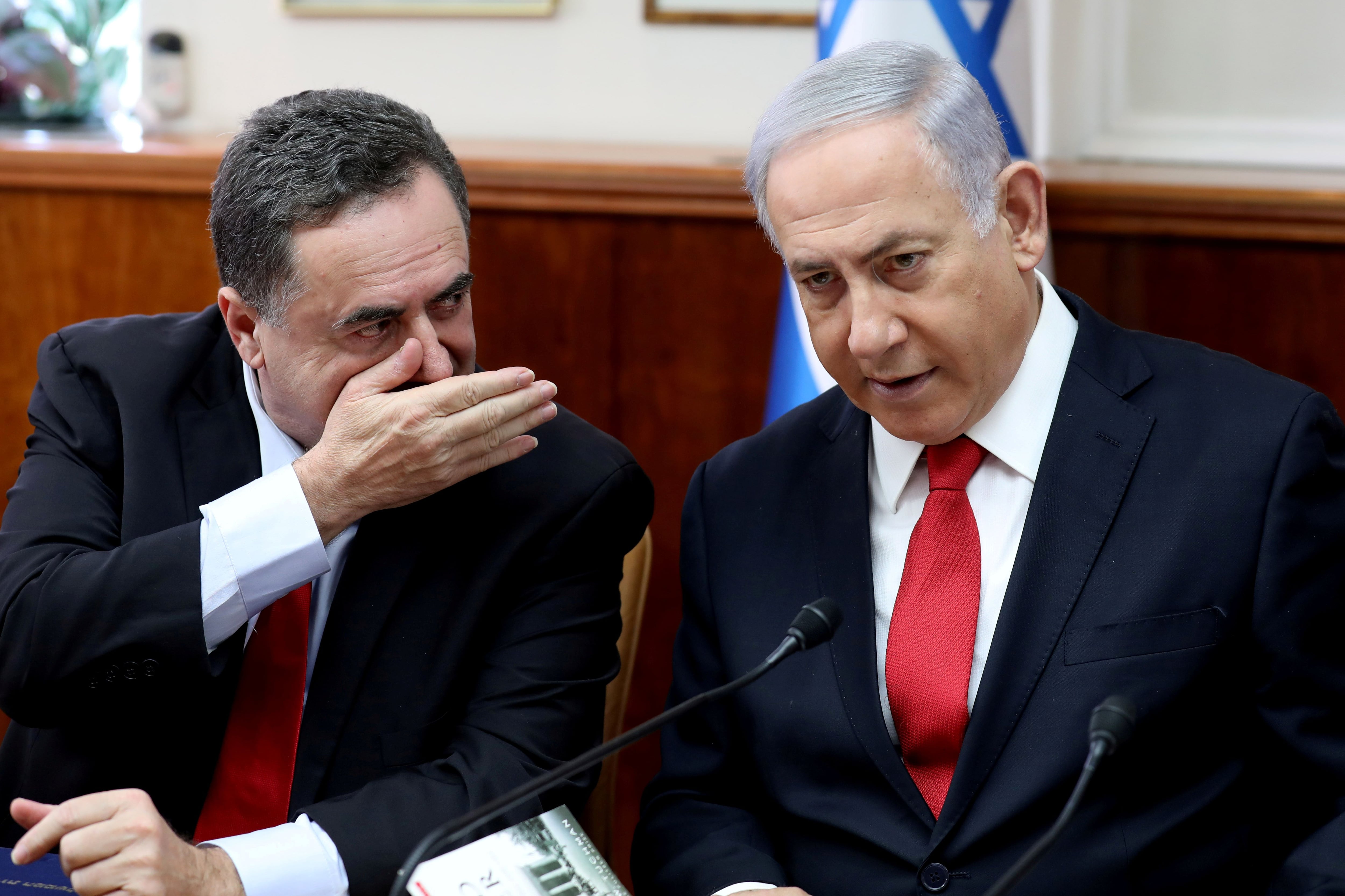 Israel Katz y Benjamin Netanyahu. (Reuters)