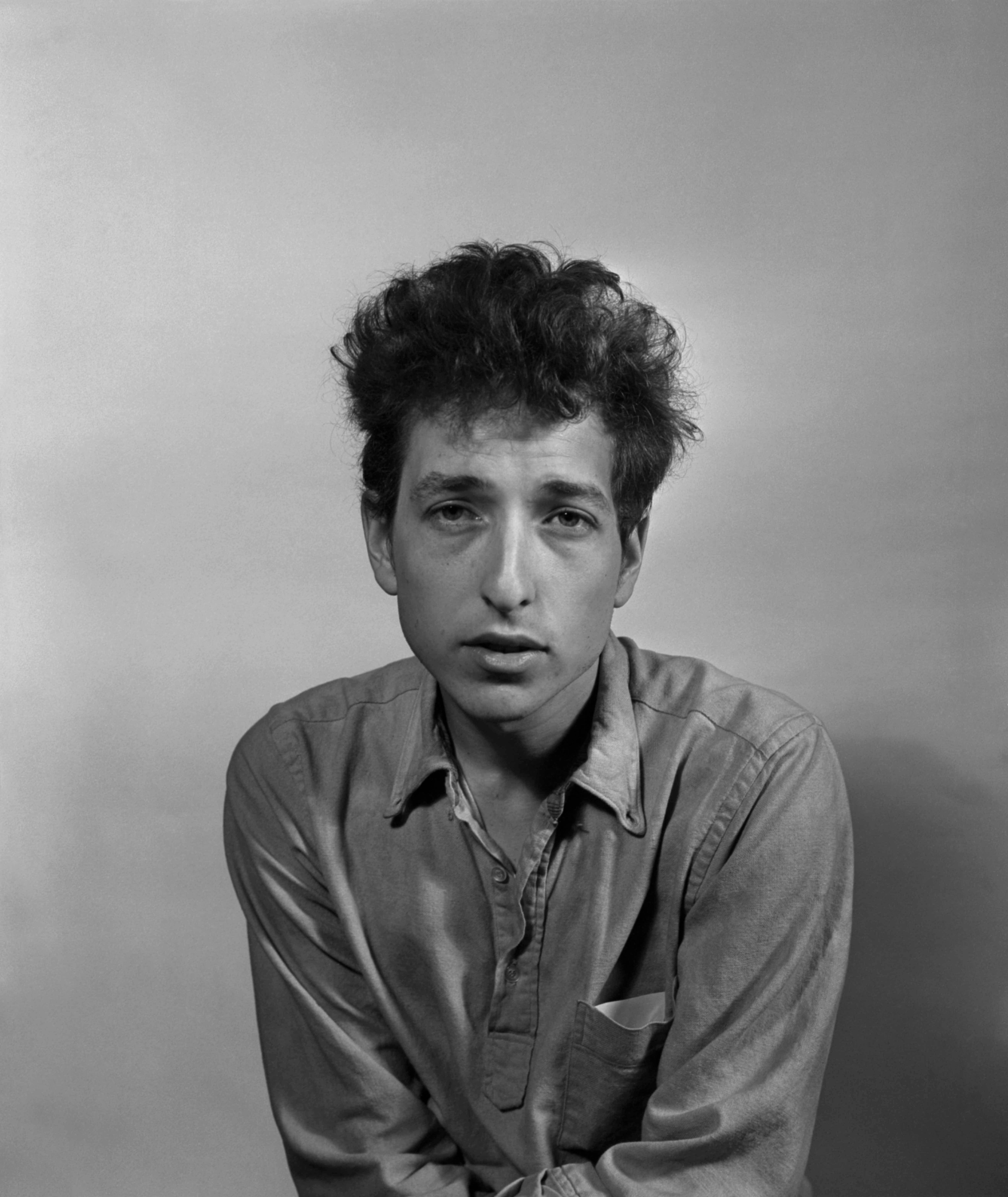 — PHOTO DÉPLACÉE À L'AVANCE ET NON DESTINÉE À ÊTRE UTILISÉE - EN LIGNE OU IMPRIMÉE - AVANT LE 12 JUIN 2020. —DOSSIER - Bob Dylan à New York, 1963. Dans une rare interview, le lauréat du prix Nobel parle de la mortalité, en s'inspirant du passé, et de son nouvel album : ÒRough and Rowdy Ways.Ó (William C. Eckenberg/The New York Times)