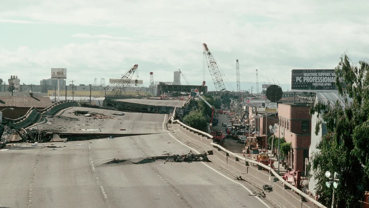 “La mujer del abrigo largo”: un abrazo silencioso durante el terremoto de San Francisco de 1989 y la búsqueda de “su ángel”