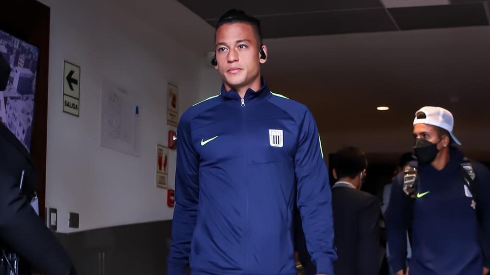 Alianza Lima y Cristian Benavente inician conversaciones para