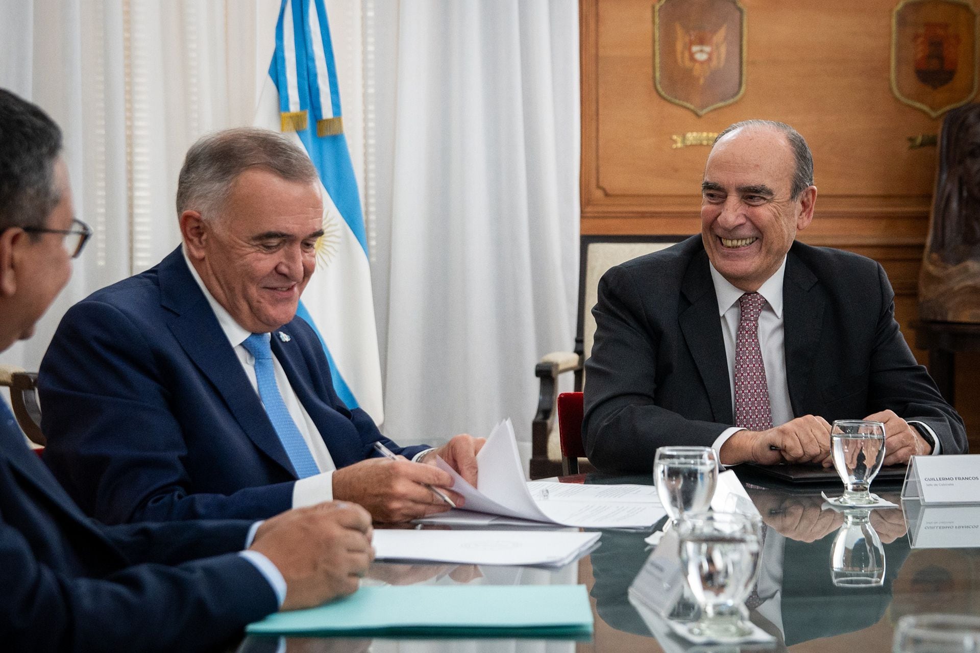 jefe de Gabinete, Guillermo Francos, con el gobernador de Tucumán, Osvaldo Jaldo
