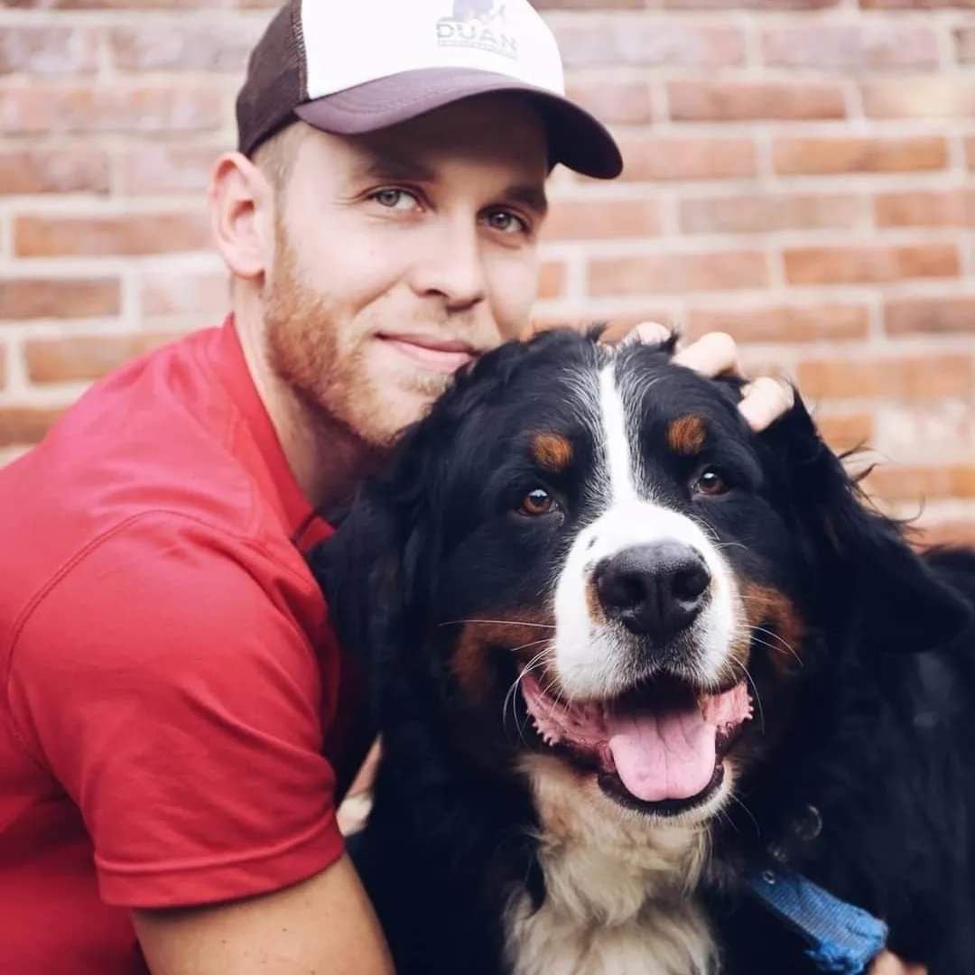 Lucas otero entrenador de perros