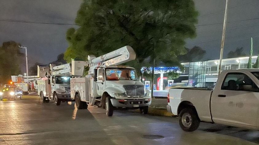 El huracán Otis tocó tierra en Guerrero a las 00:25 horas y afectó el suministro eléctrico de medio millón de personas. Foto: CFE