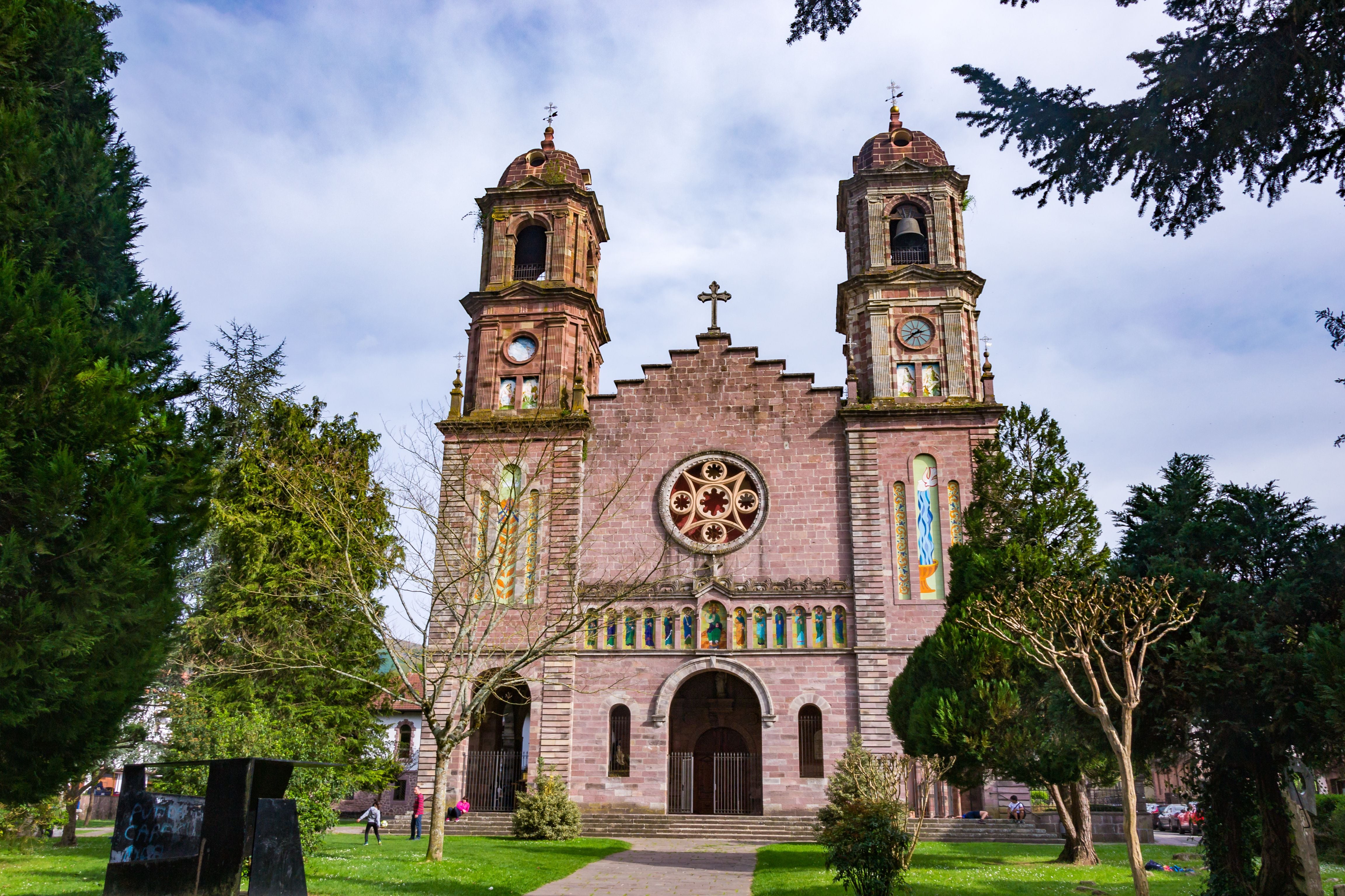 Iglesia Parroquial de Santiago de Elizondo, en Navarra. (Shutterstock España)